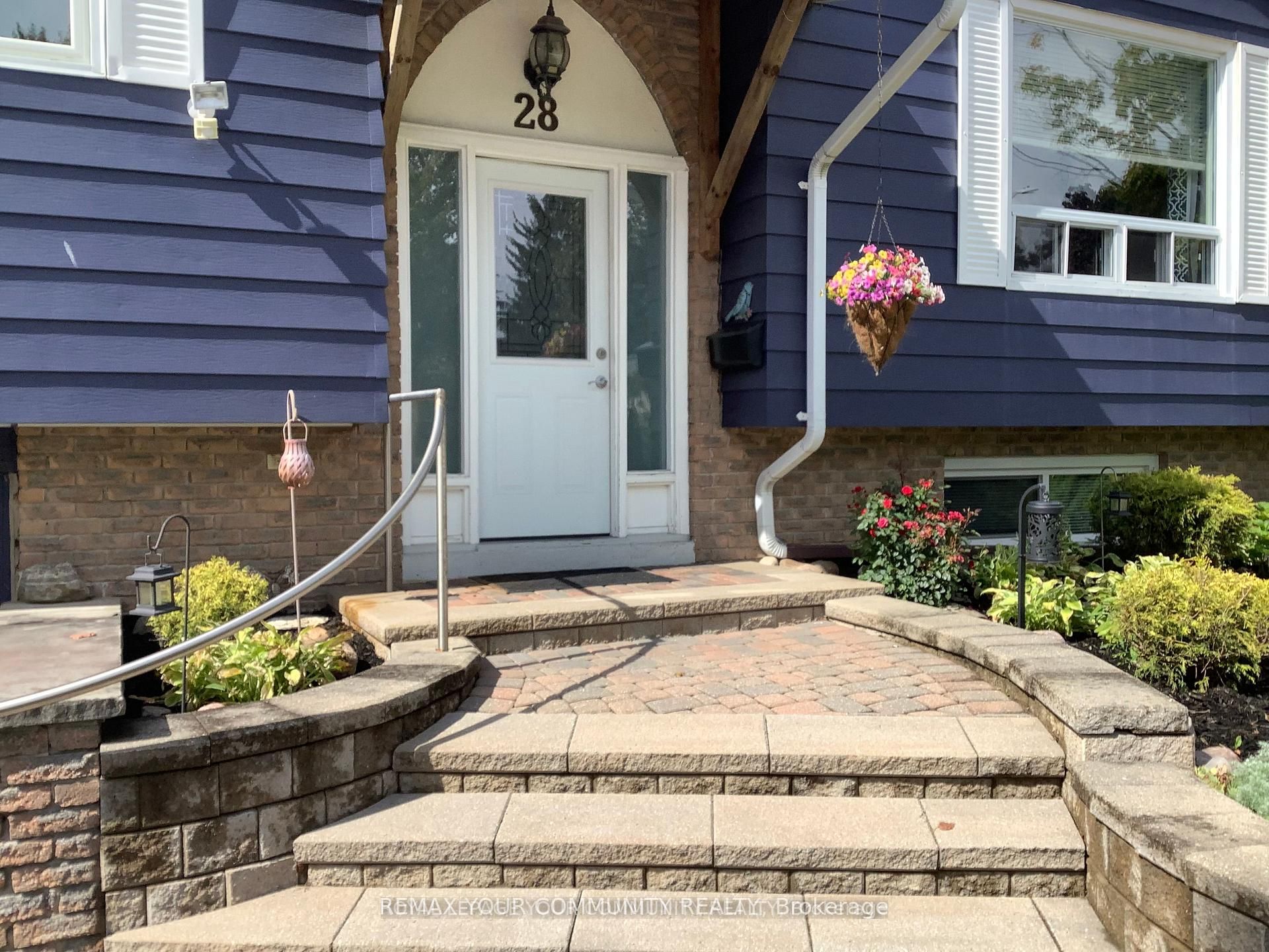 28 Indian Arrow Road, Barrie, ON L4M 5H3 photo 2
