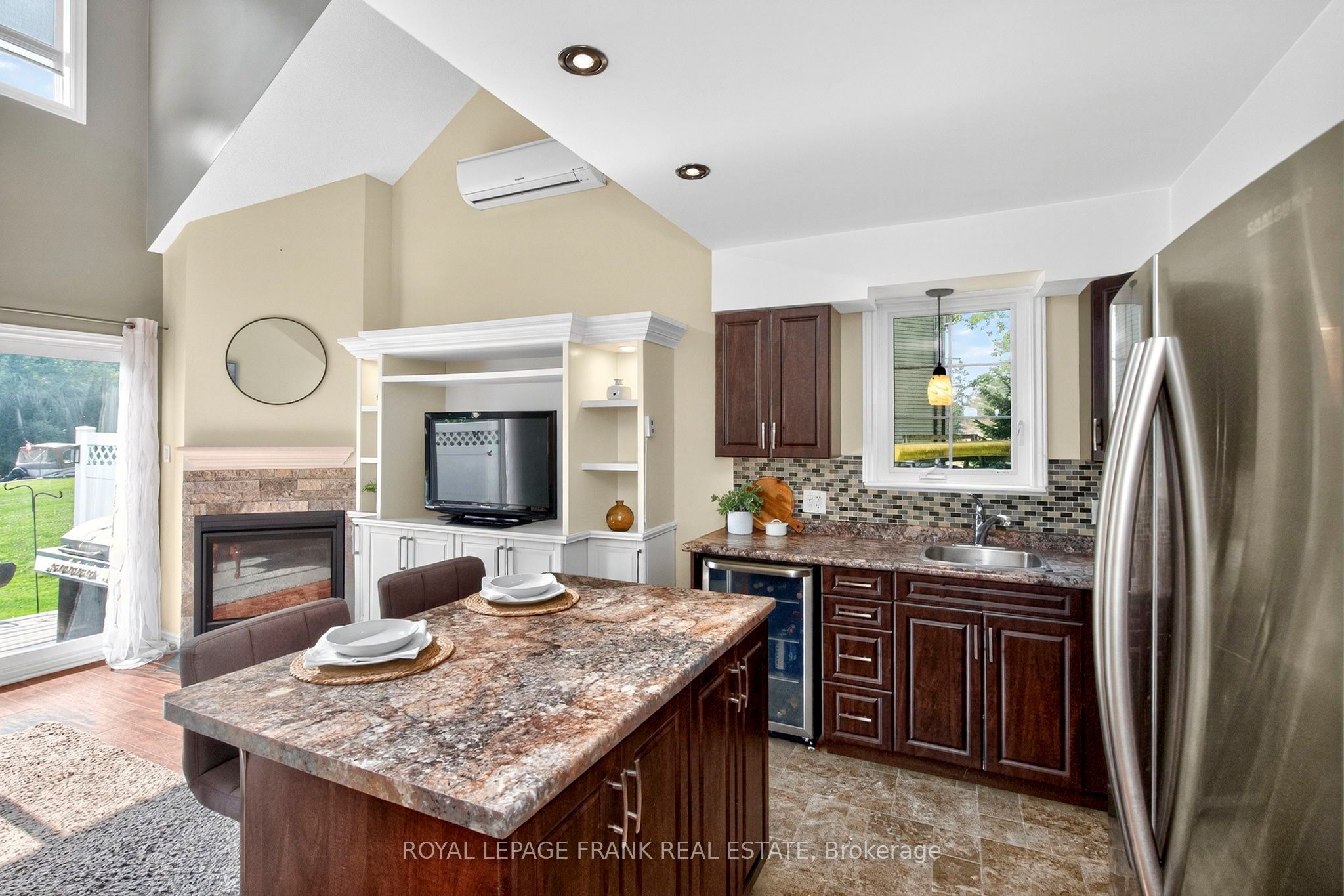 81 Laguna Parkway 14, Ramara, ON L0K 1B0 photo 3