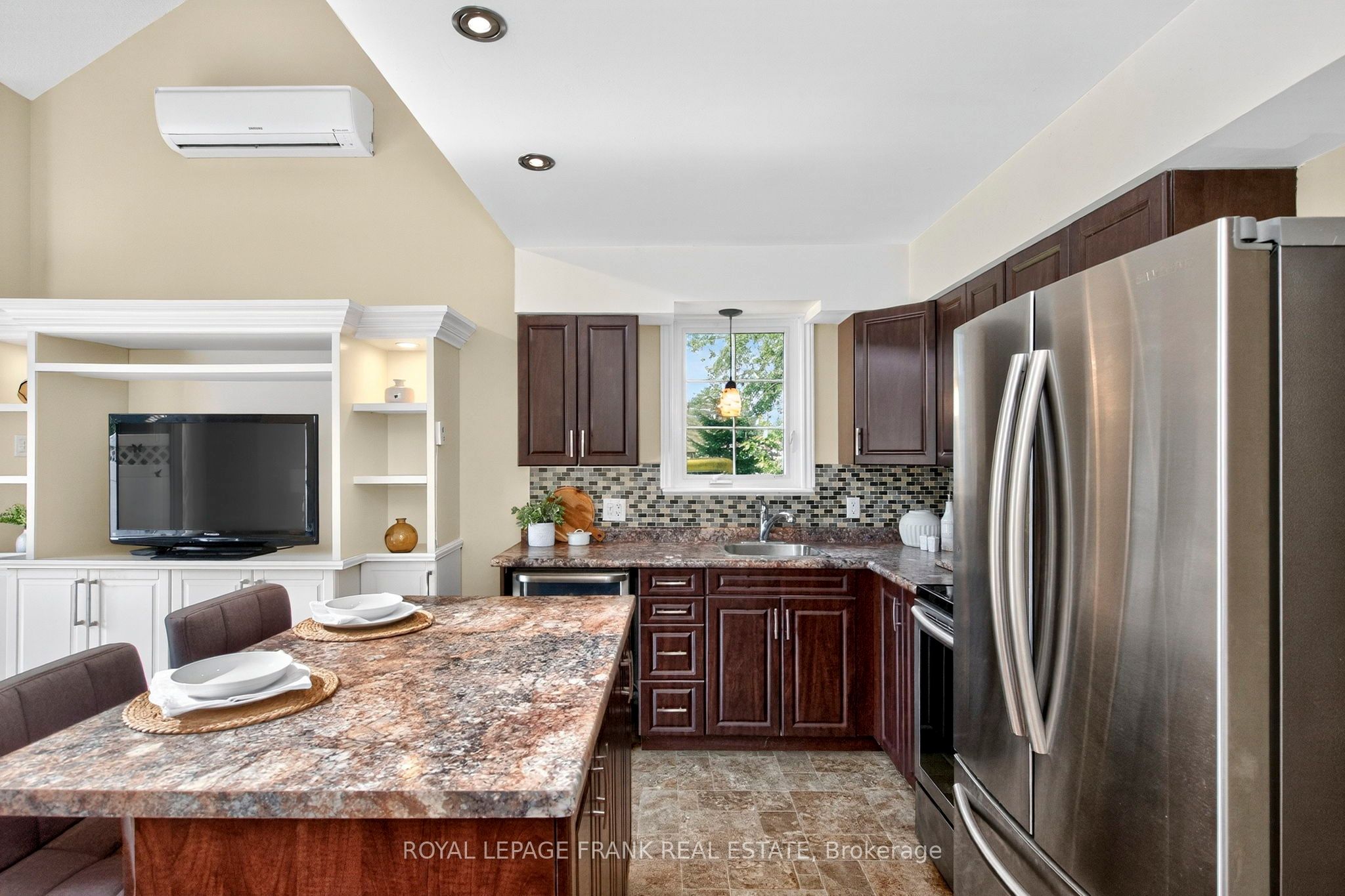 81 Laguna Parkway 14, Ramara, ON L0K 1B0 photo 4