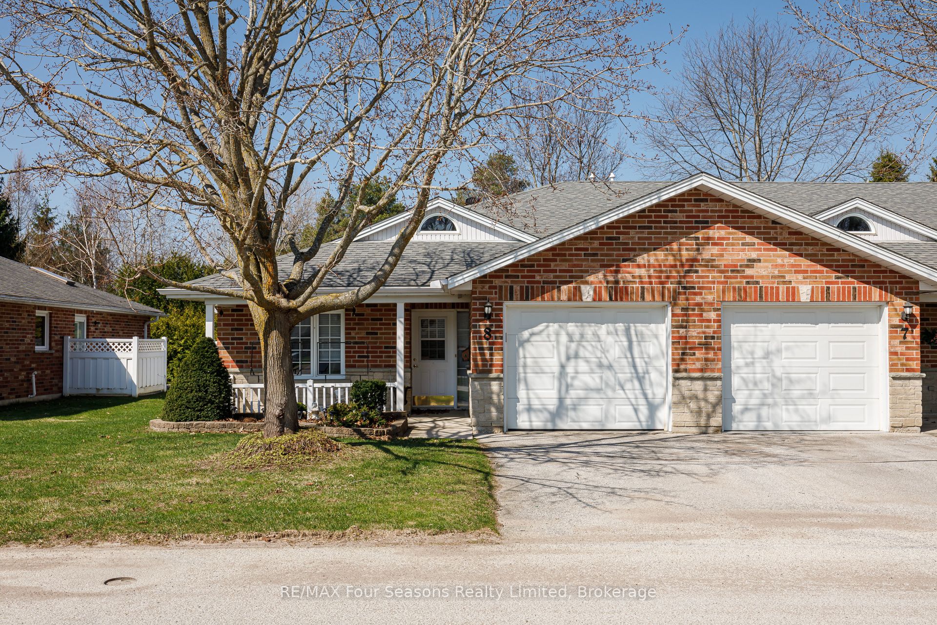 275 Huron Street 8, Clearview, ON L0M 1S0