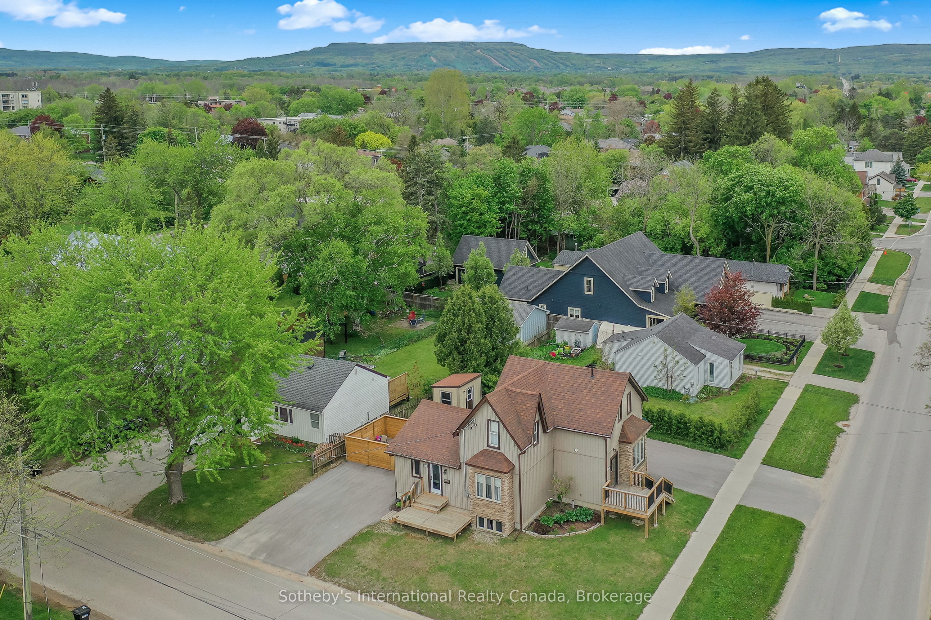 218 Fifth Street A&B, Collingwood, ON L9Y 1X6 photo 2