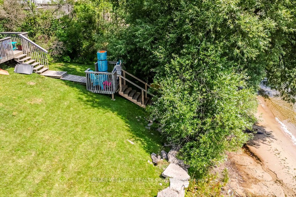 379 Champlain Road, Penetanguishene, ON L9M 1S3 photo 3