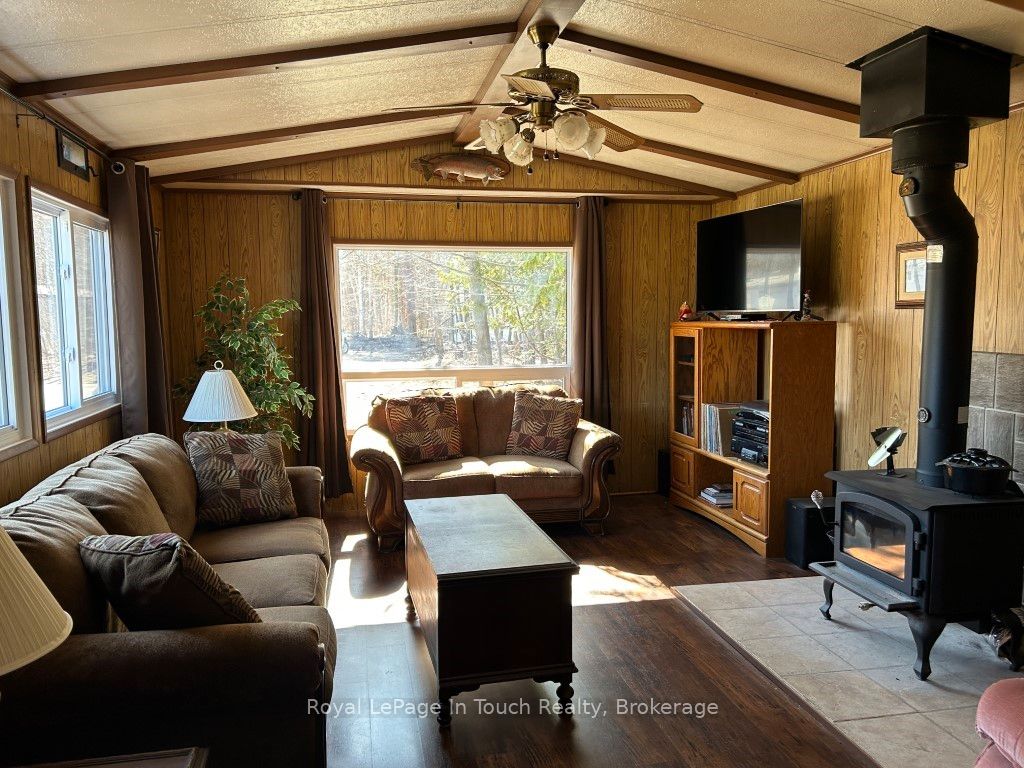5263 Elliott Side Road 37, Tay, ON L4R 4K3 photo 2