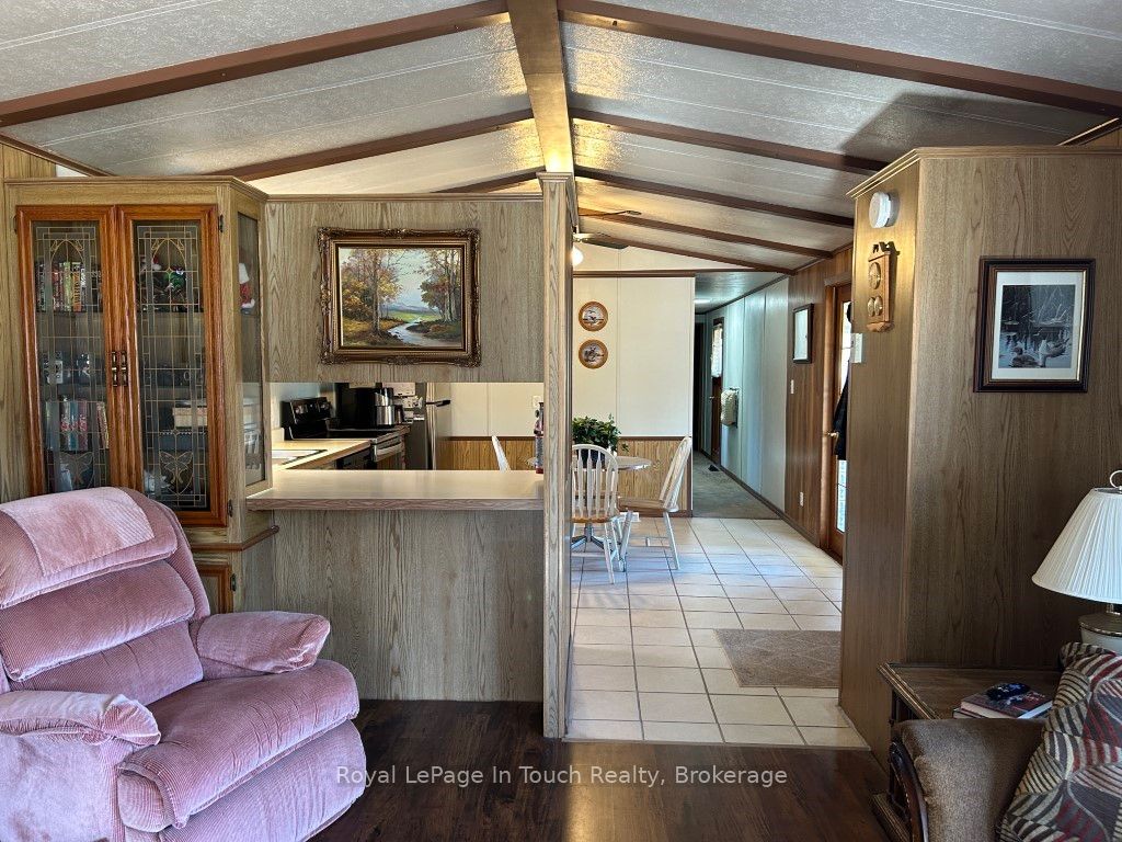 5263 Elliott Side Road 37, Tay, ON L4R 4K3 photo 3