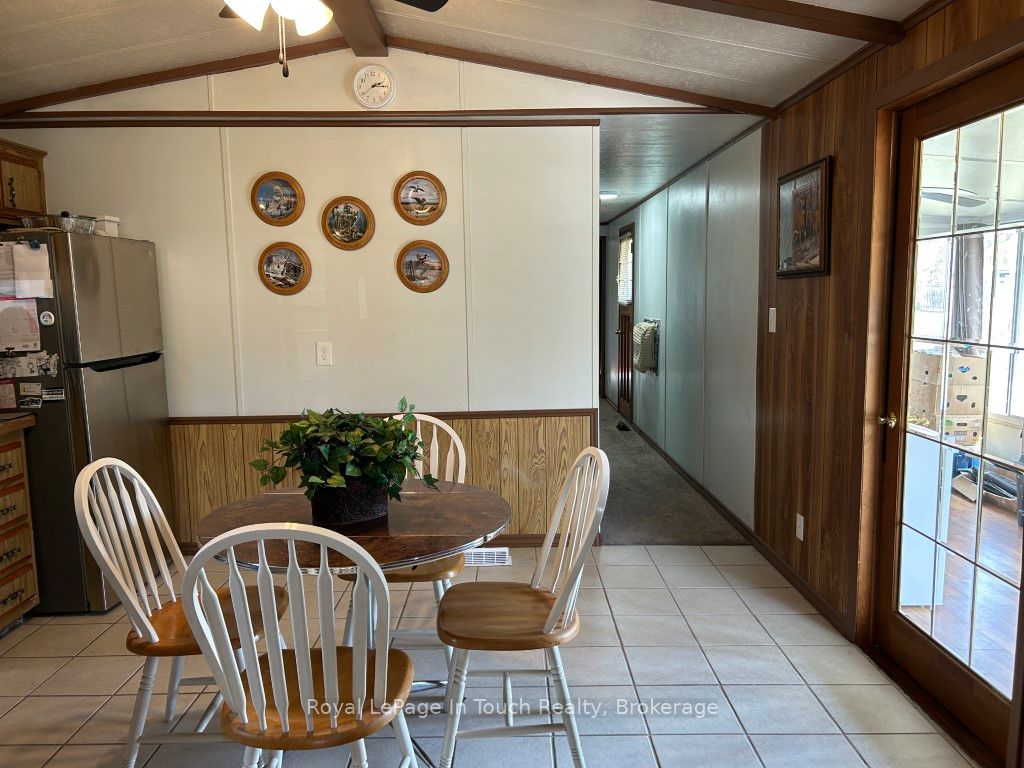5263 Elliott Side Road 37, Tay, ON L4R 4K3 photo 5
