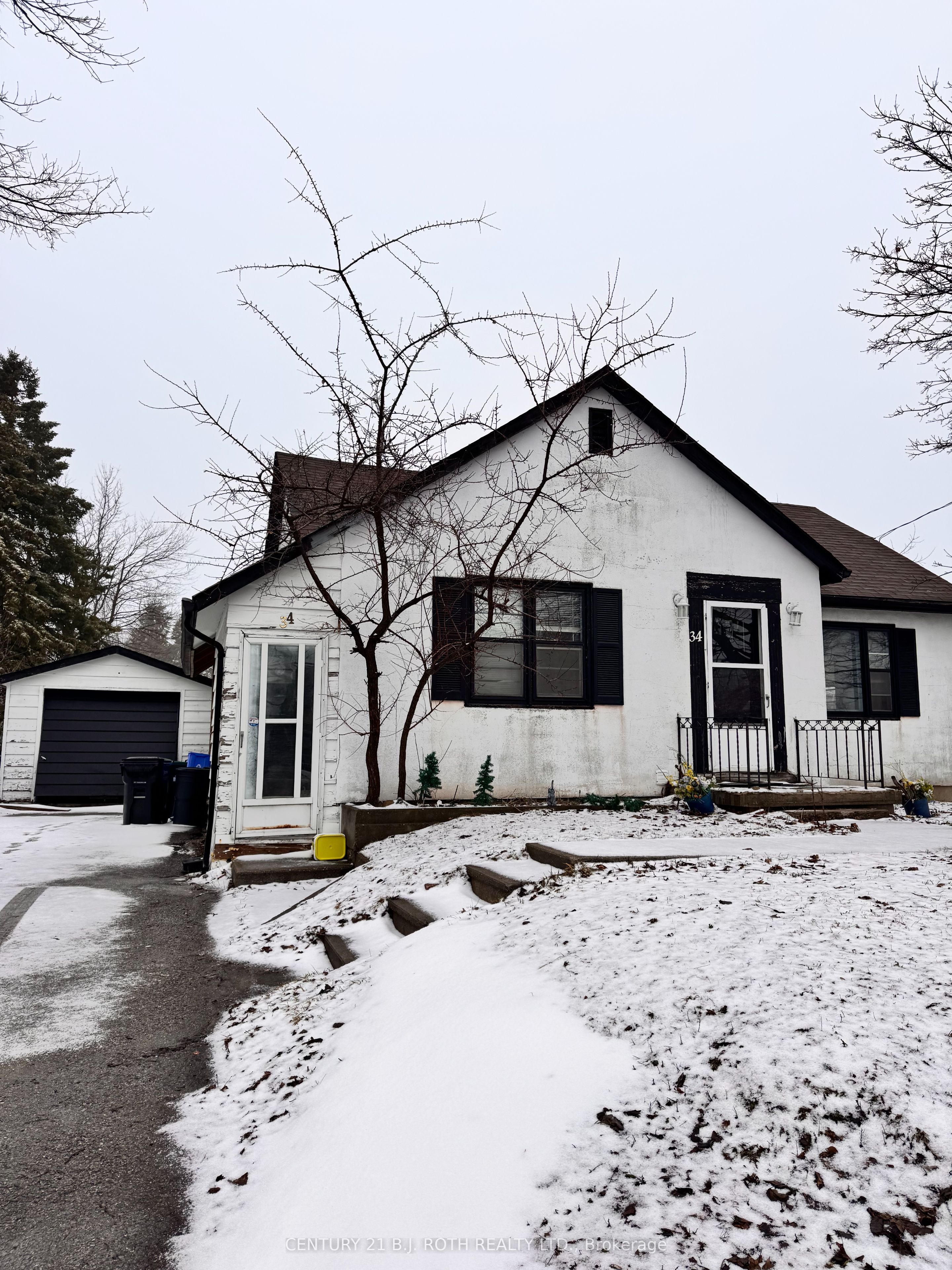 34 Cundles Road E, Barrie, ON L4M 2Z5