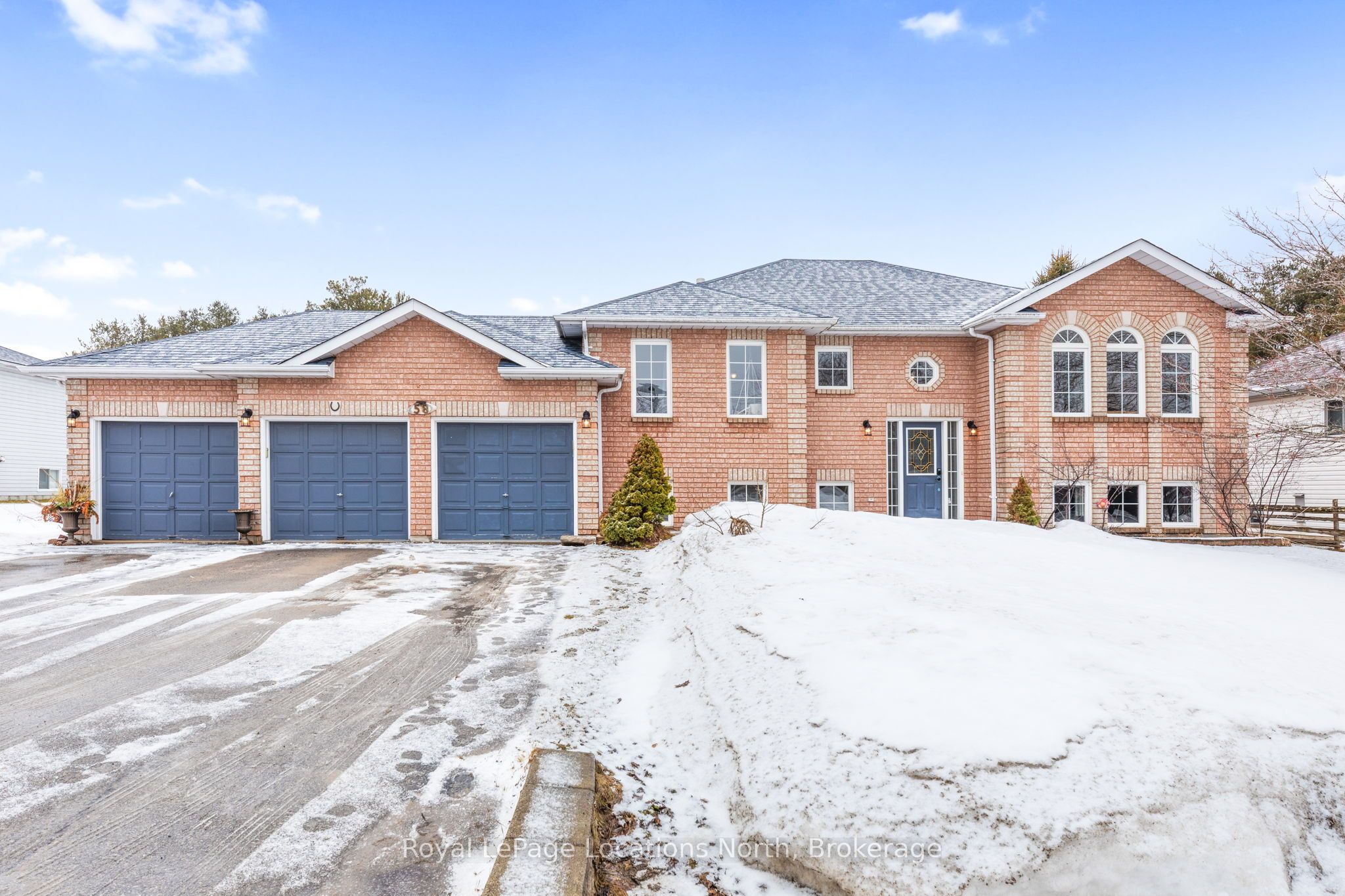 58 Lamont Creek Drive, Wasaga Beach, ON L9Z 1J9 photo 2