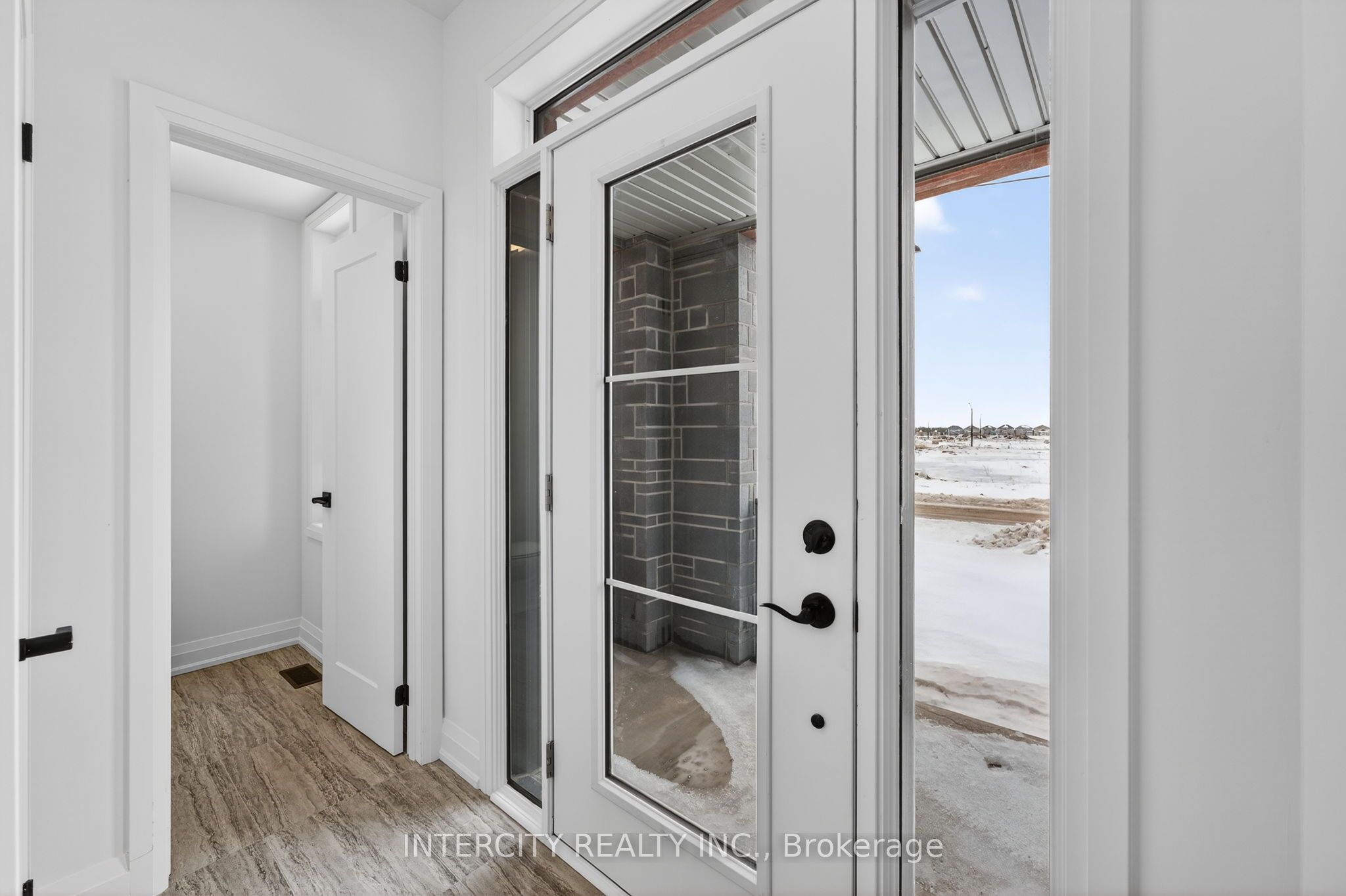 32 Legacy Circle, Wasaga Beach, ON L9Z 0M5 photo 4