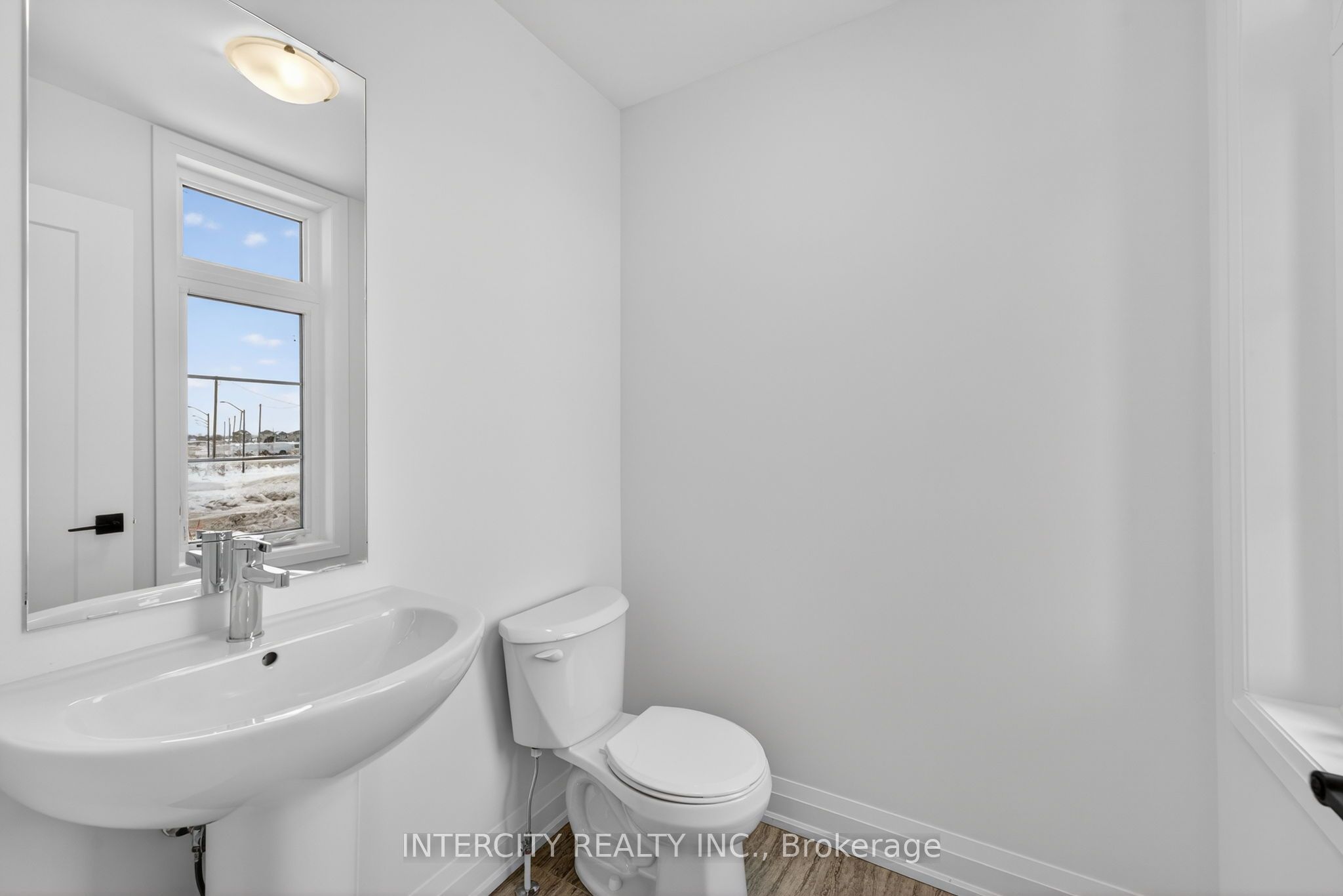 32 Legacy Circle, Wasaga Beach, ON L9Z 0M5 photo 5