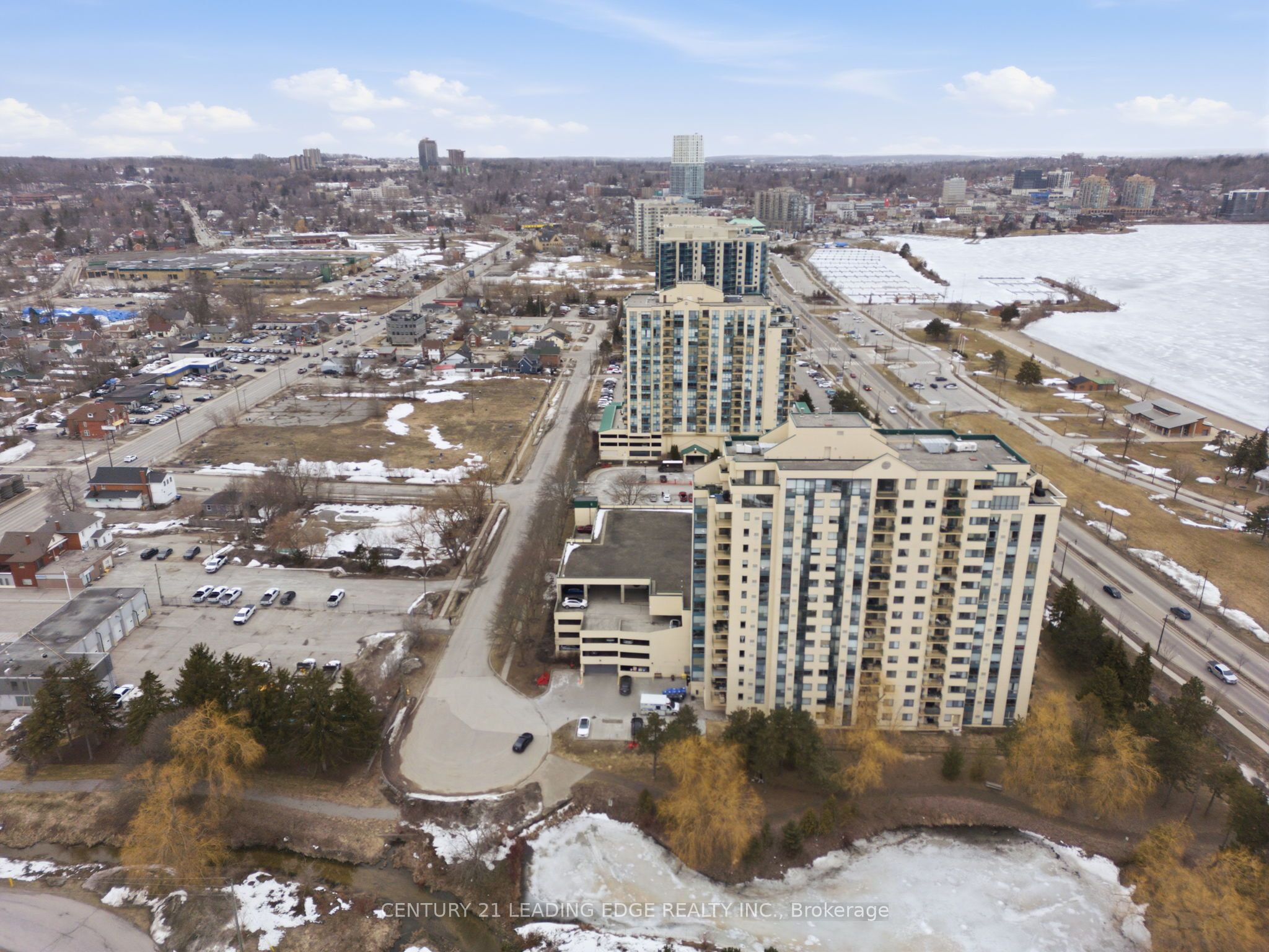 75 ELLEN Street 1102, Barrie, ON L4N 7R6 photo 3
