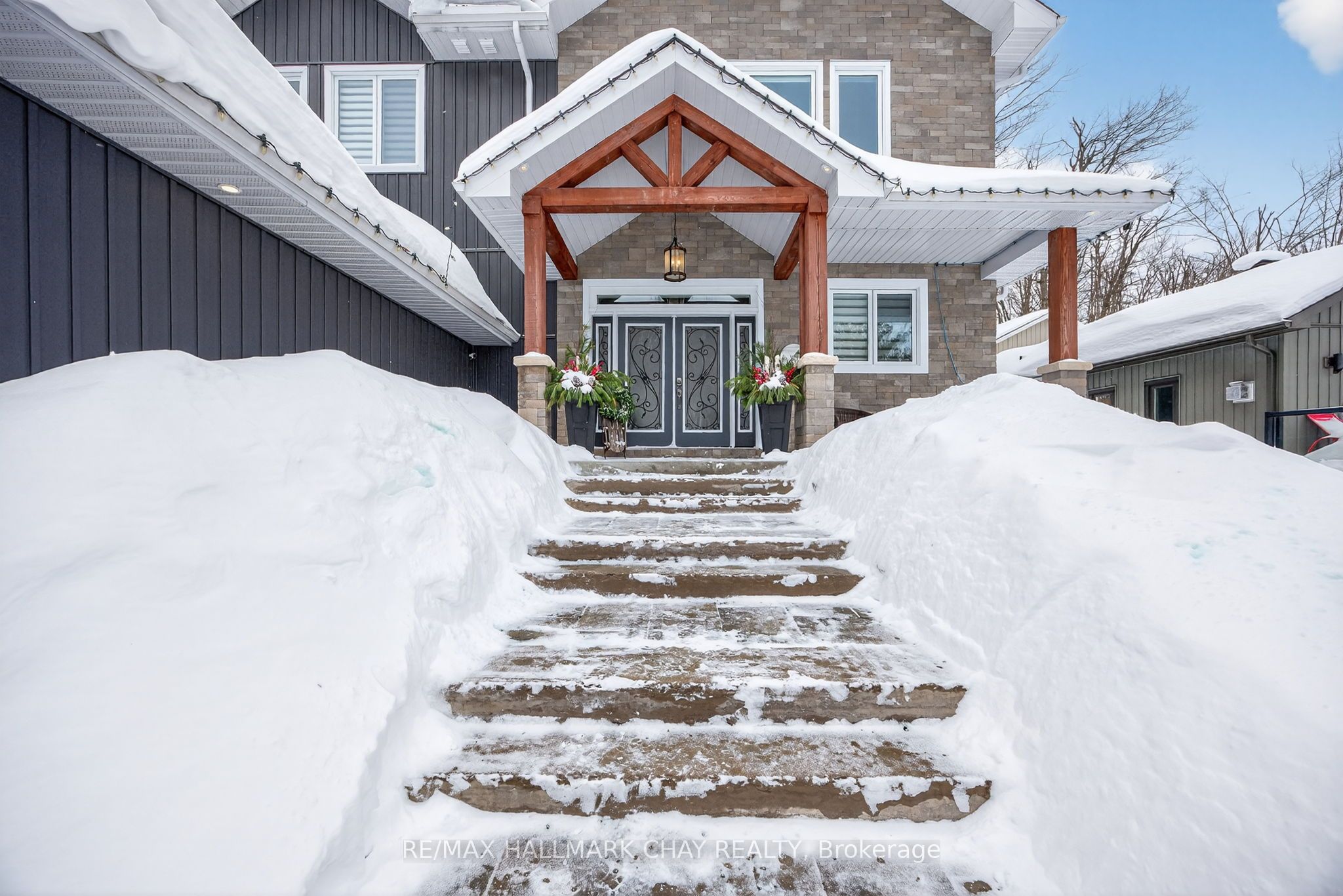 17 Pine Ridge Trail, Oro-Medonte, ON L4M 4Y8 photo 3