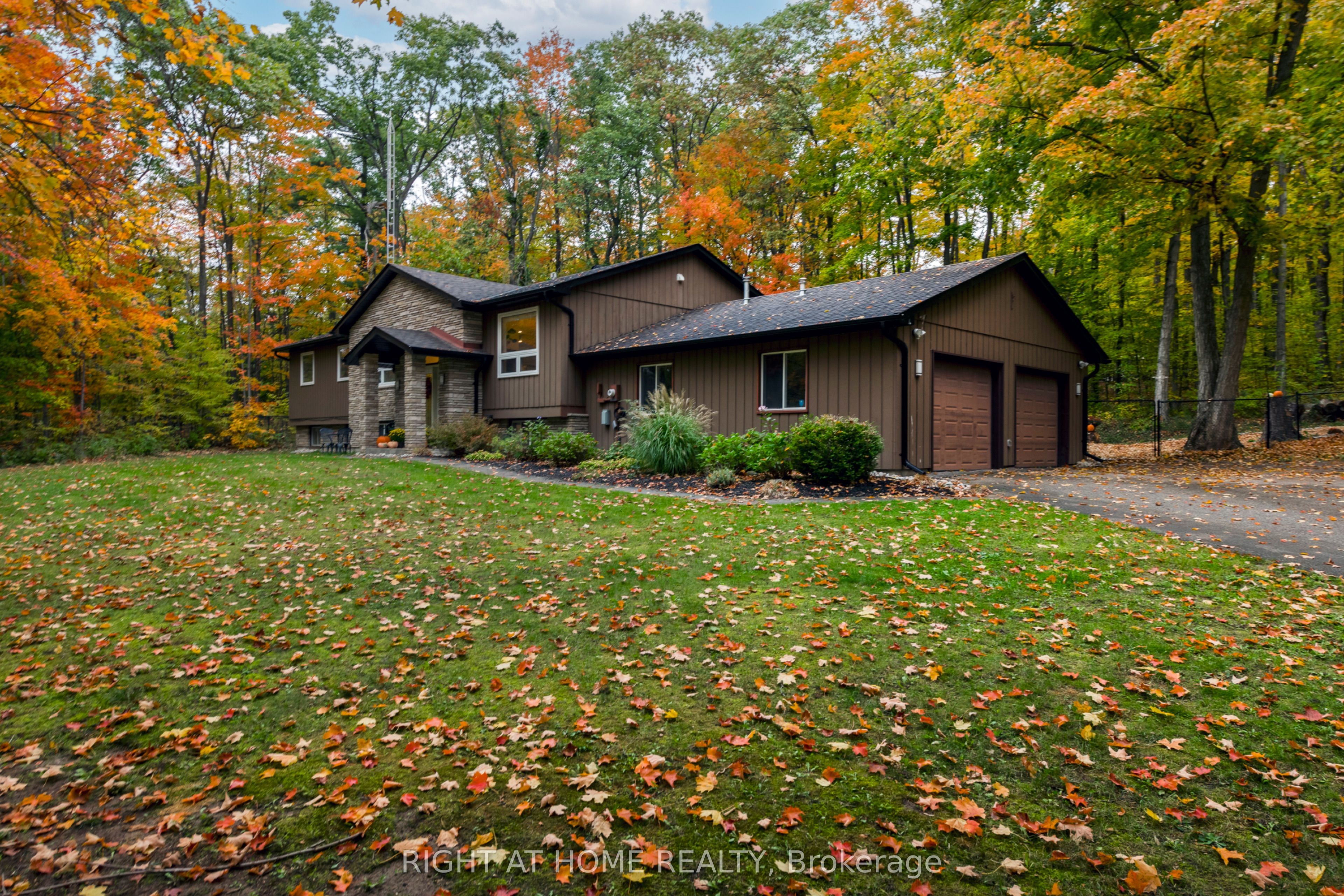 11 Woodland Crescent, Oro-Medonte, ON L4M 4Y8 photo 2