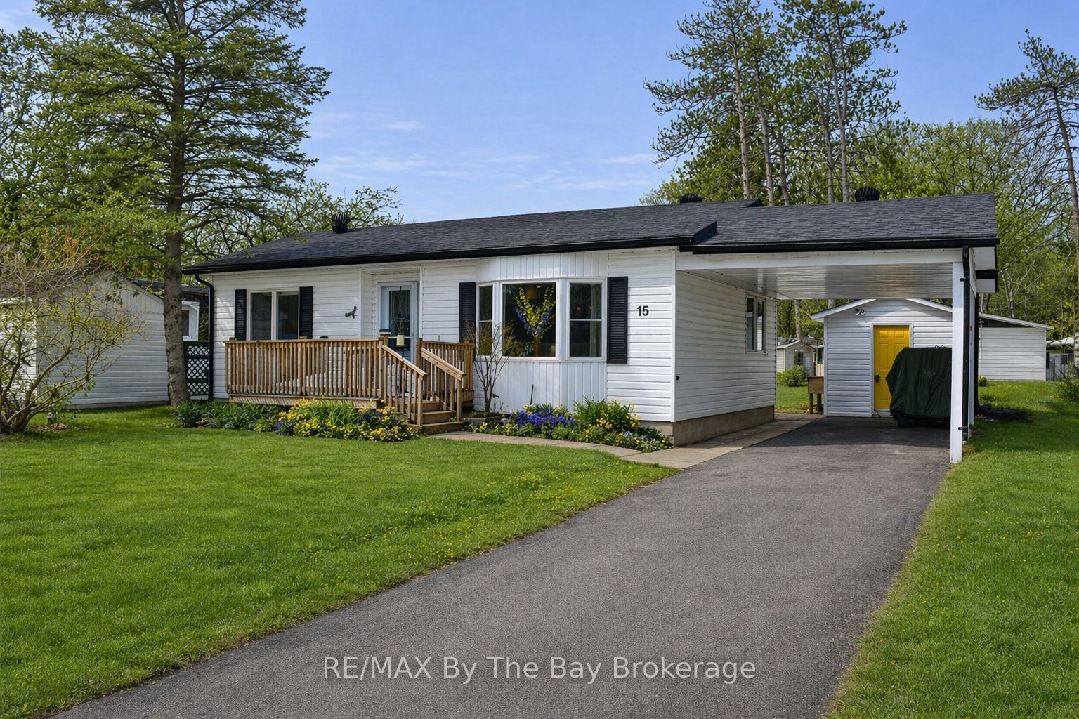 15 Carruthers Street S, Wasaga Beach, ON L9Z 1K2 photo 4