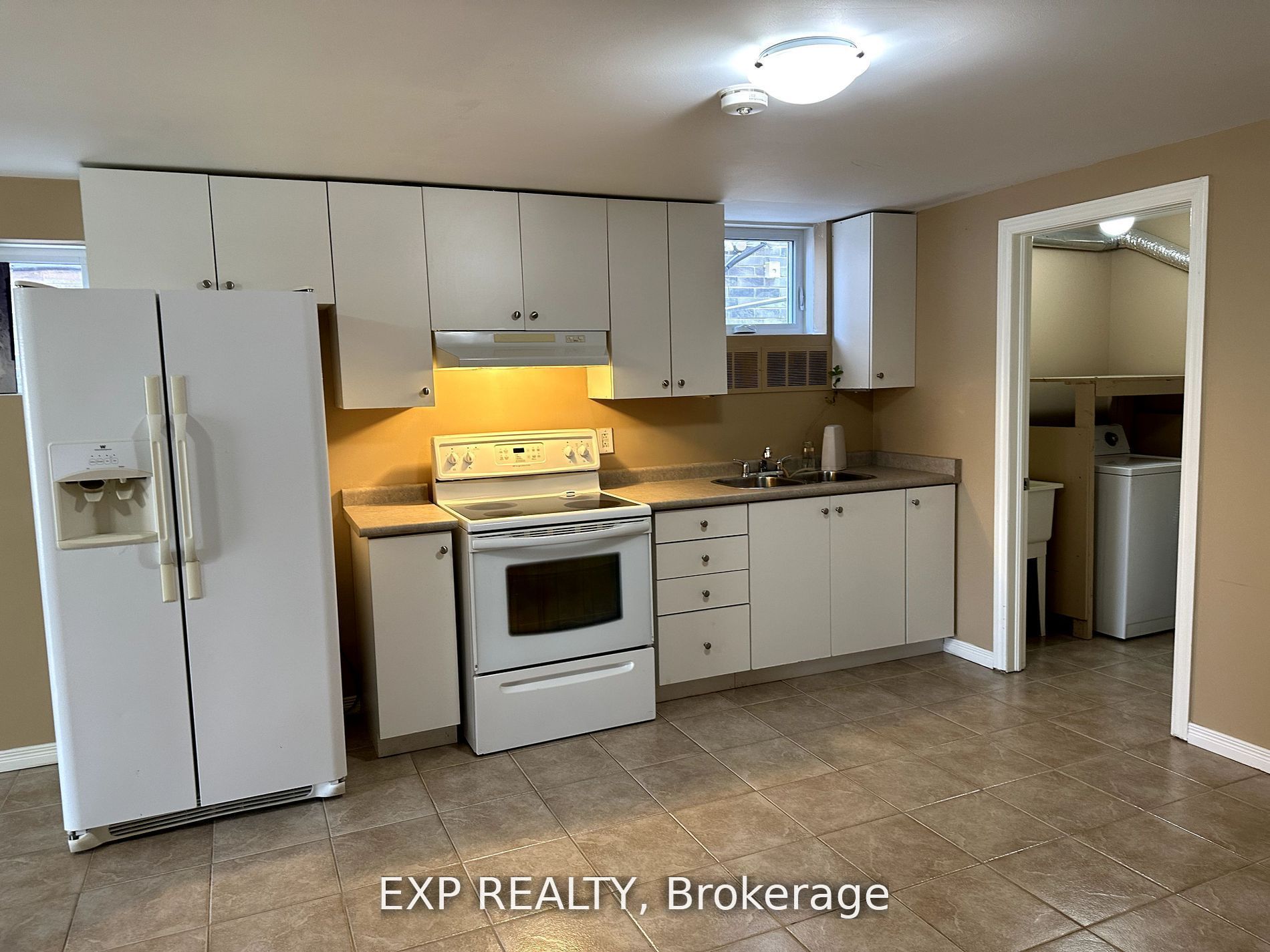91 Sun King Crescent Basement, Barrie, ON L4M 7K4 photo 2