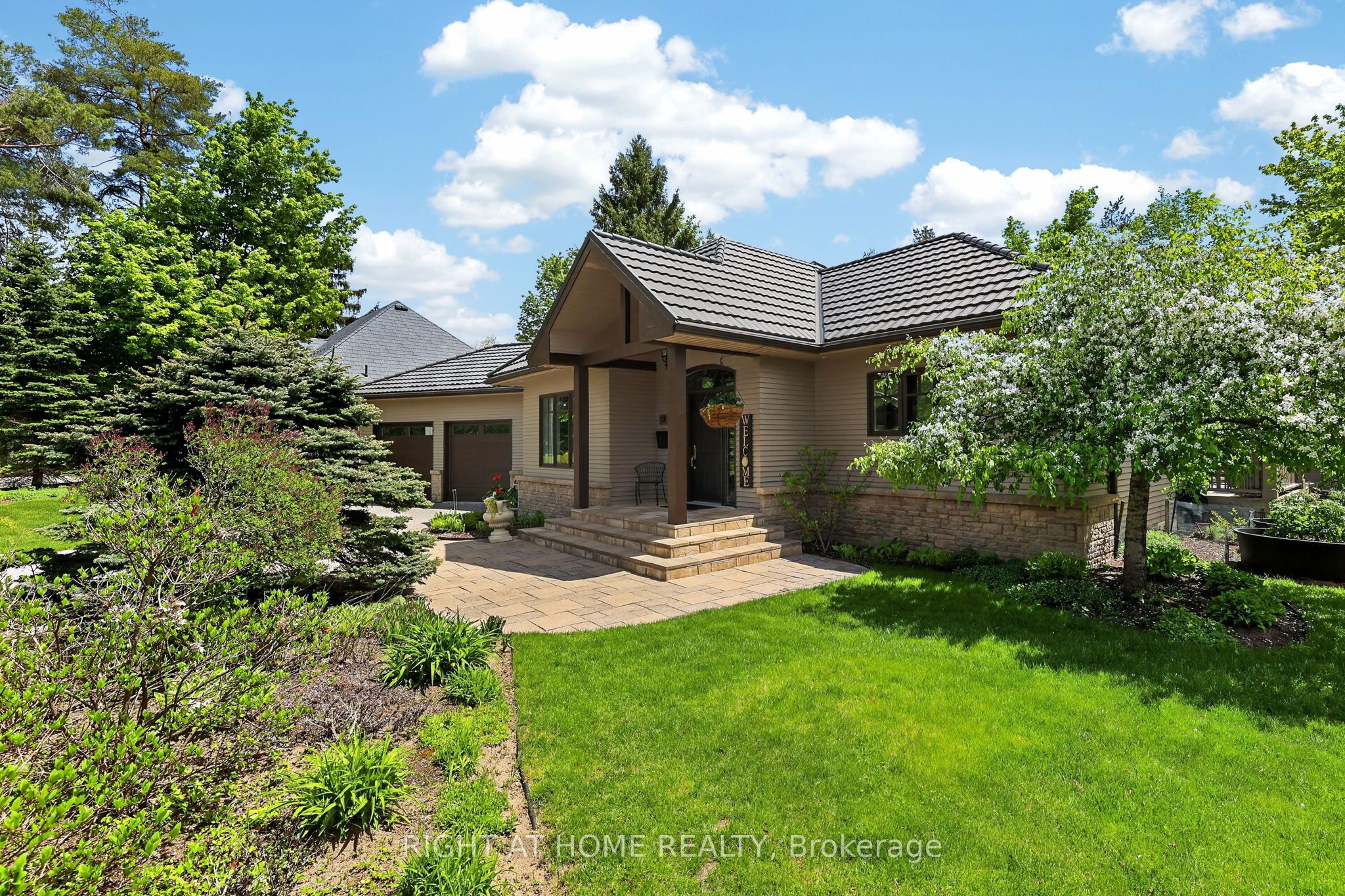 13 Alpine Way, Oro-Medonte, ON L0L 2L0 photo 3
