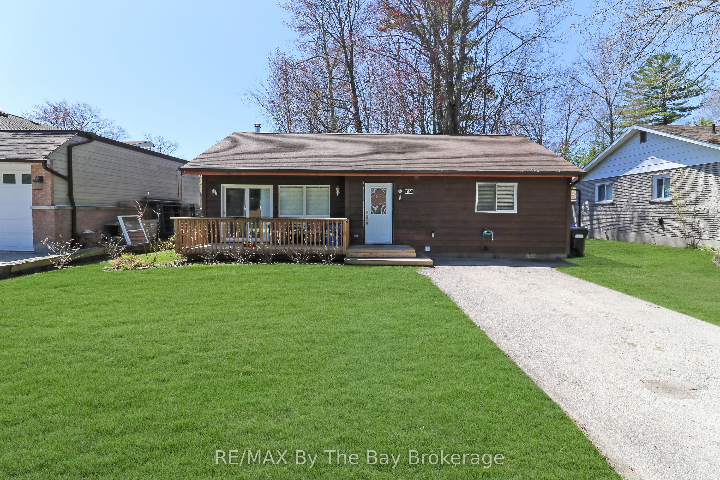 84 32nd Street N, Wasaga Beach, ON L9Z 2C4