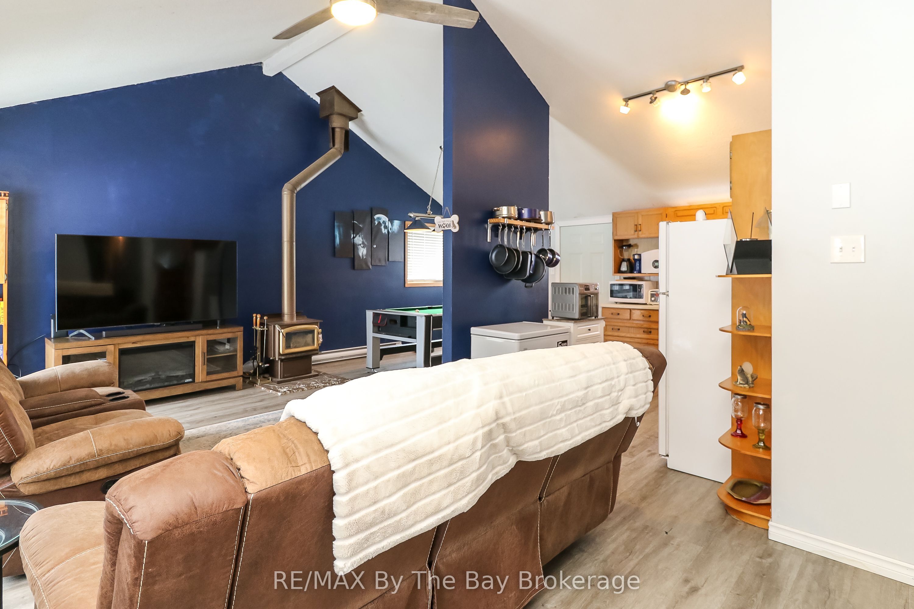 84 32nd Street N, Wasaga Beach, ON L9Z 2C4 photo 4