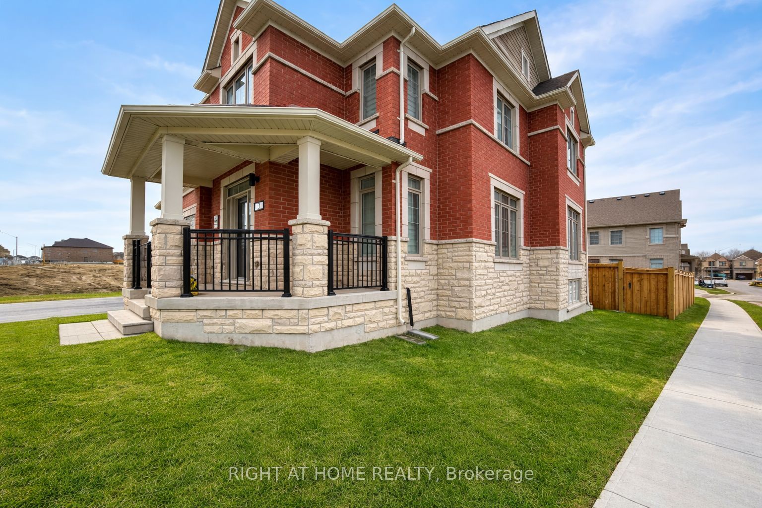 2 Sagewood Avenue, Barrie, ON L9J 0L1 photo 2