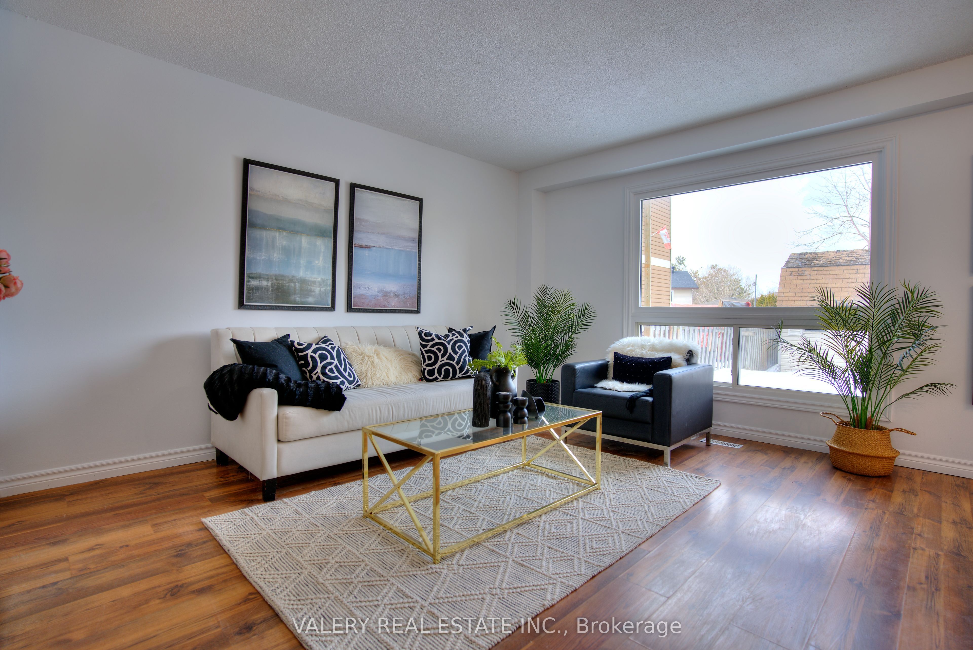 24 Lampman Lane, Barrie, ON L4N 5B1 photo 3