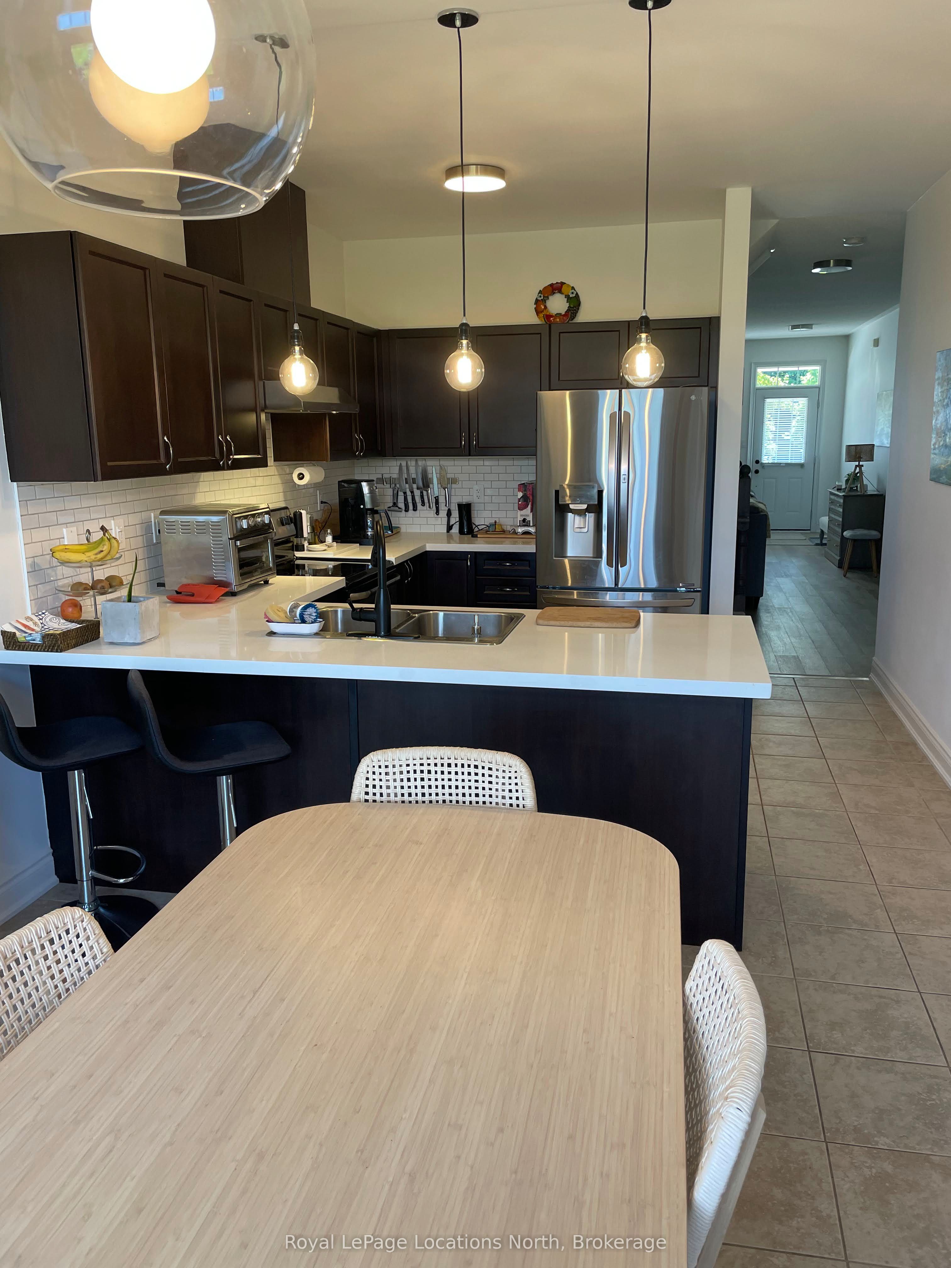 32 Berkshire Avenue, Wasaga Beach, ON L9Z 0G3 photo 5