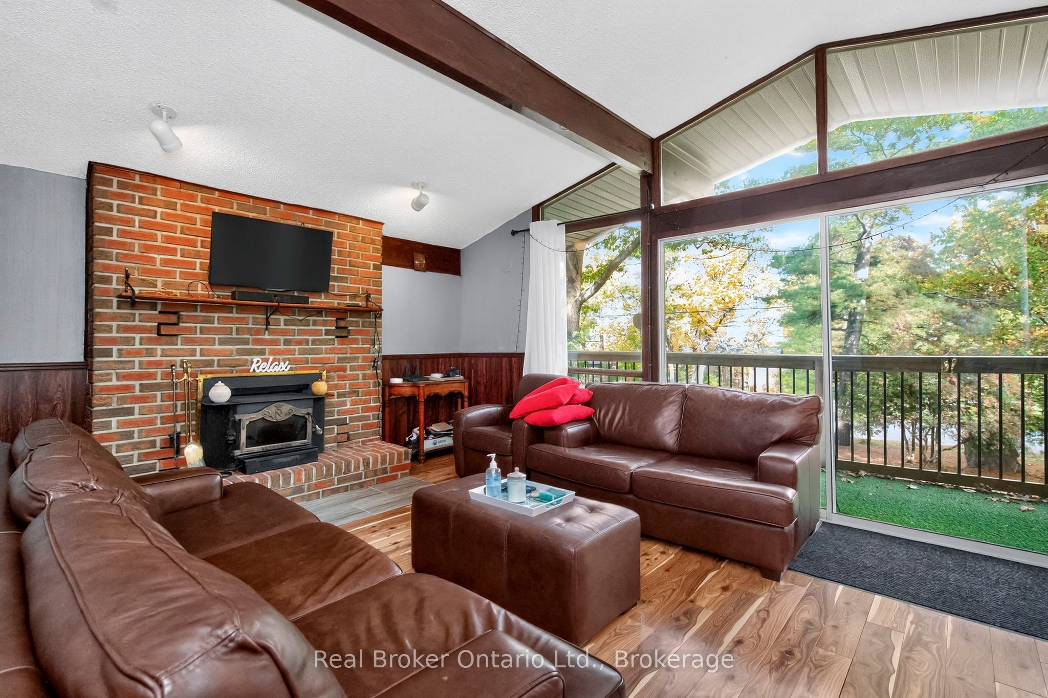 1950 Champlain Road, Tiny, ON L9M 0B6 photo 4