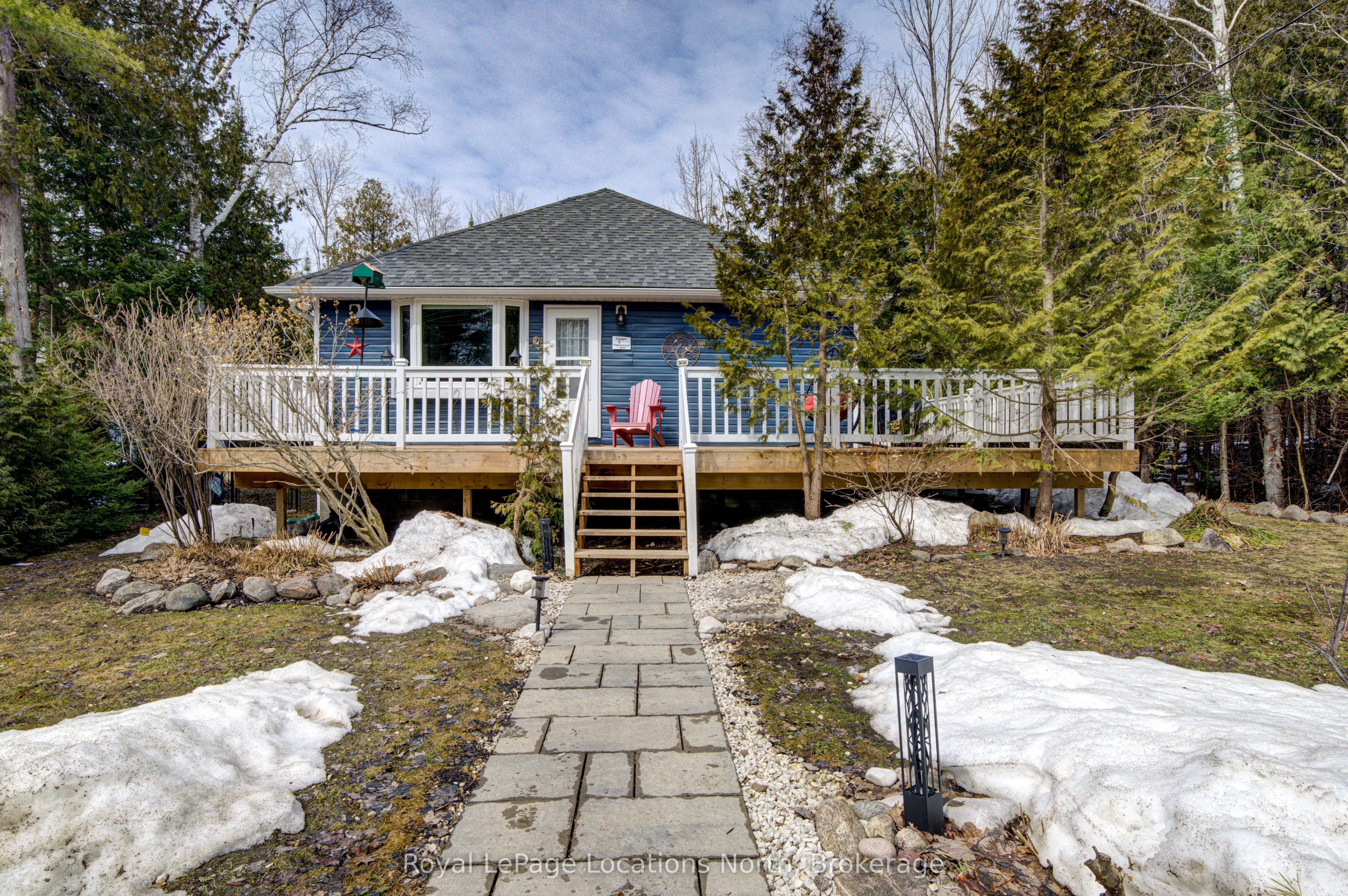 2 Maplewood Drive, Tiny, ON L0L 1P1