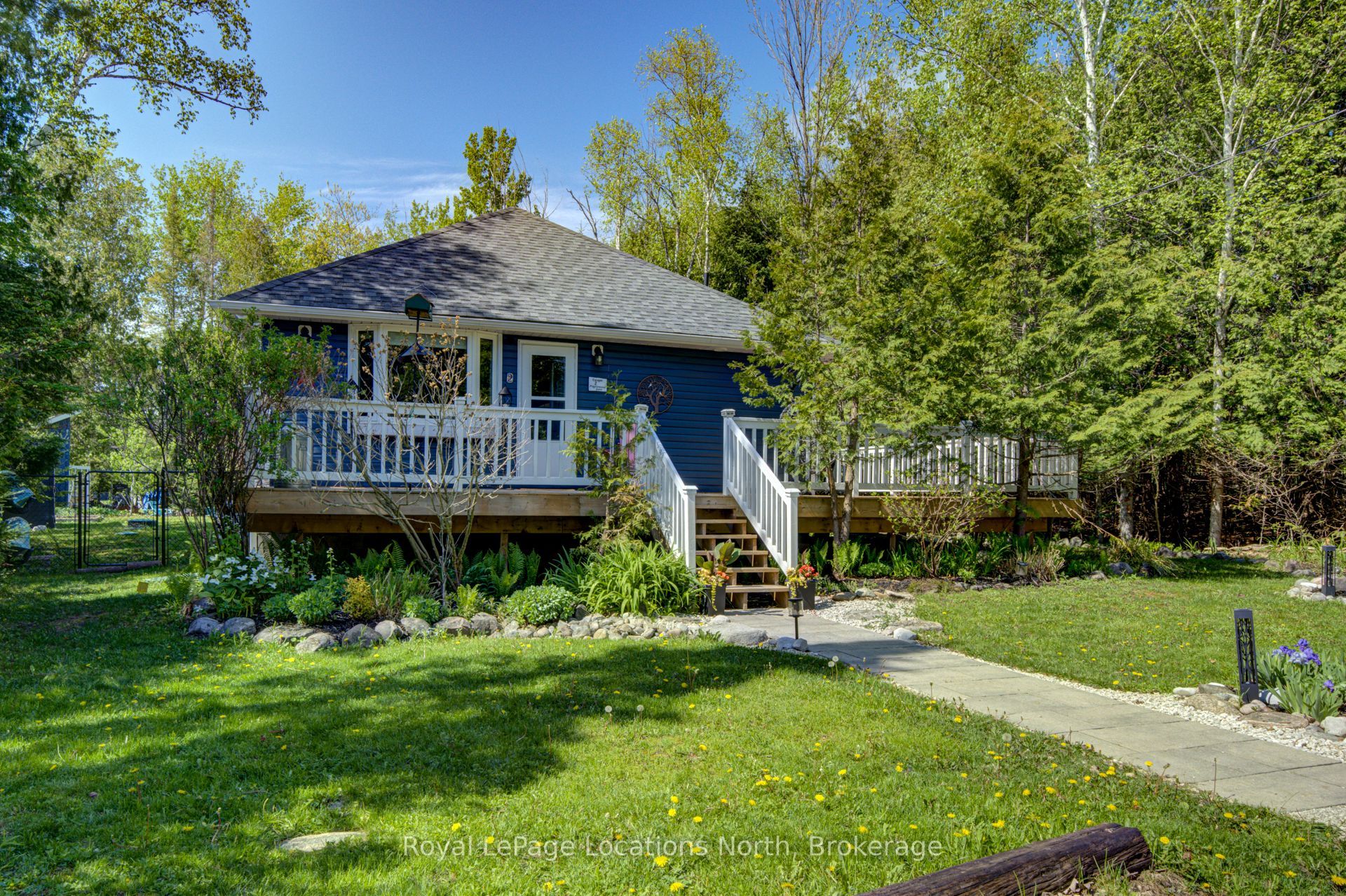 2 Maplewood Drive, Tiny, ON L0L 1P1 photo 2