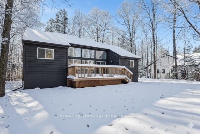 901 17th Concession West Road, Tiny, ON L9M 0J2