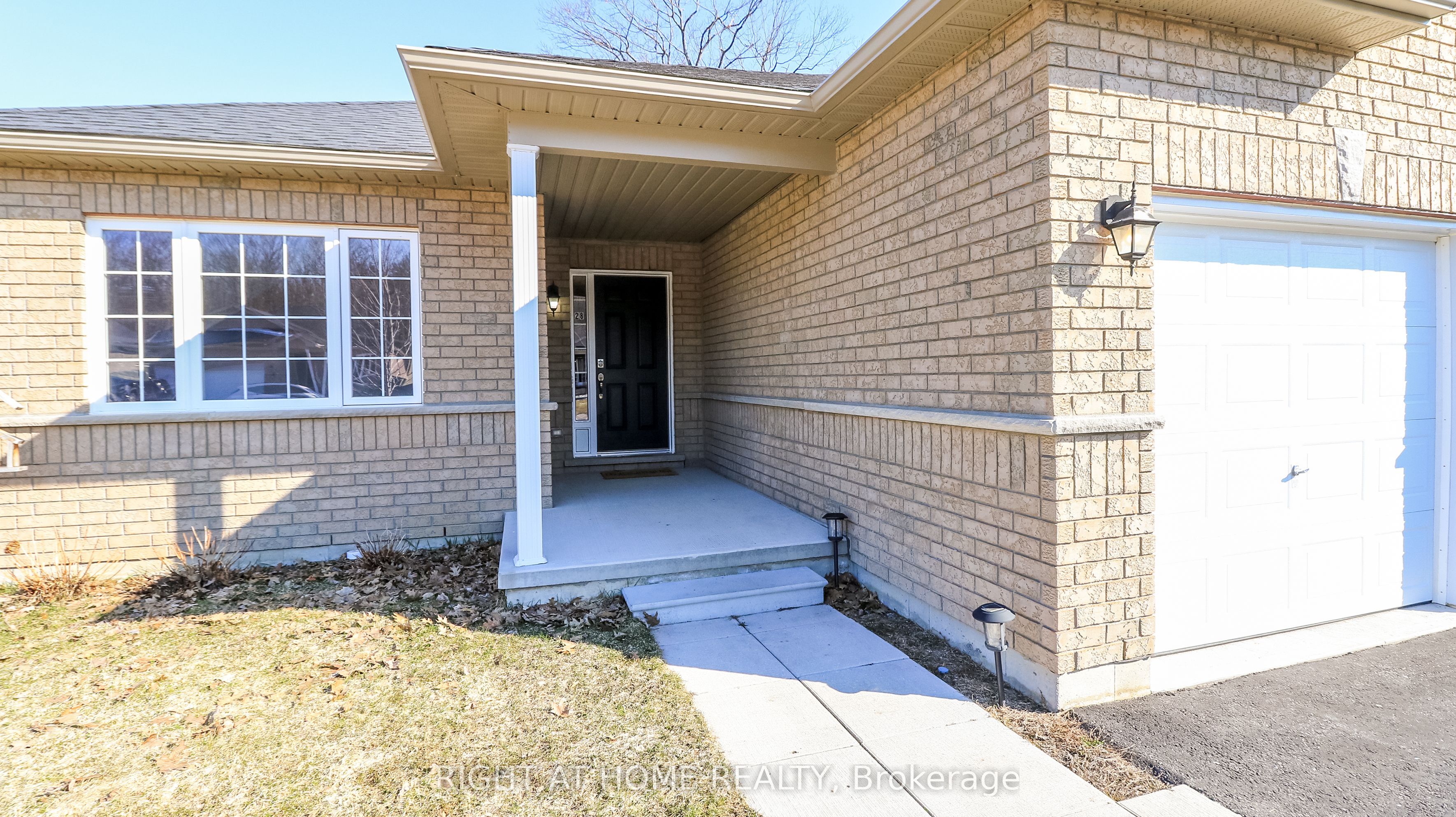 28 Hunter Avenue, Tay, ON L0K 2A0 photo 4