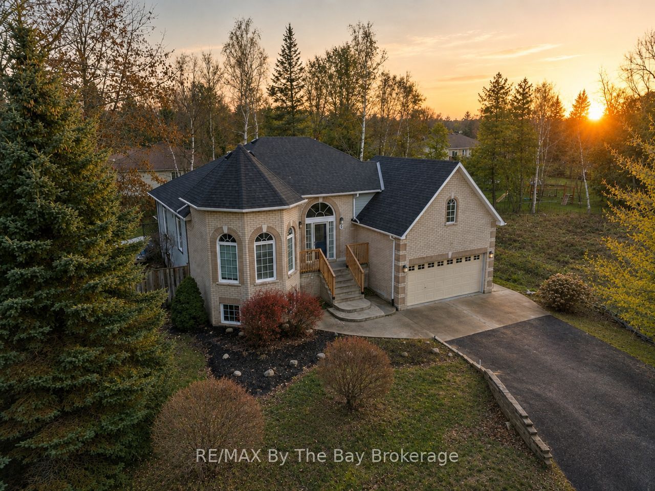 6 Deerrun Place, Wasaga Beach, ON L9Z 1H8