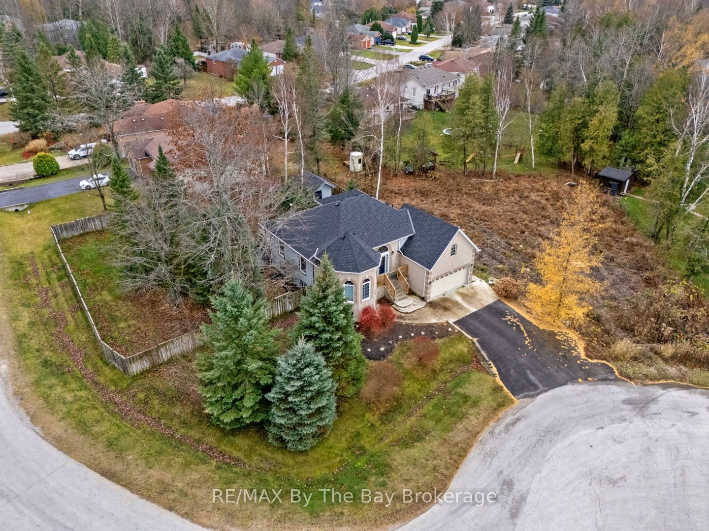 6 Deerrun Place, Wasaga Beach, ON L9Z 1H8 photo 3