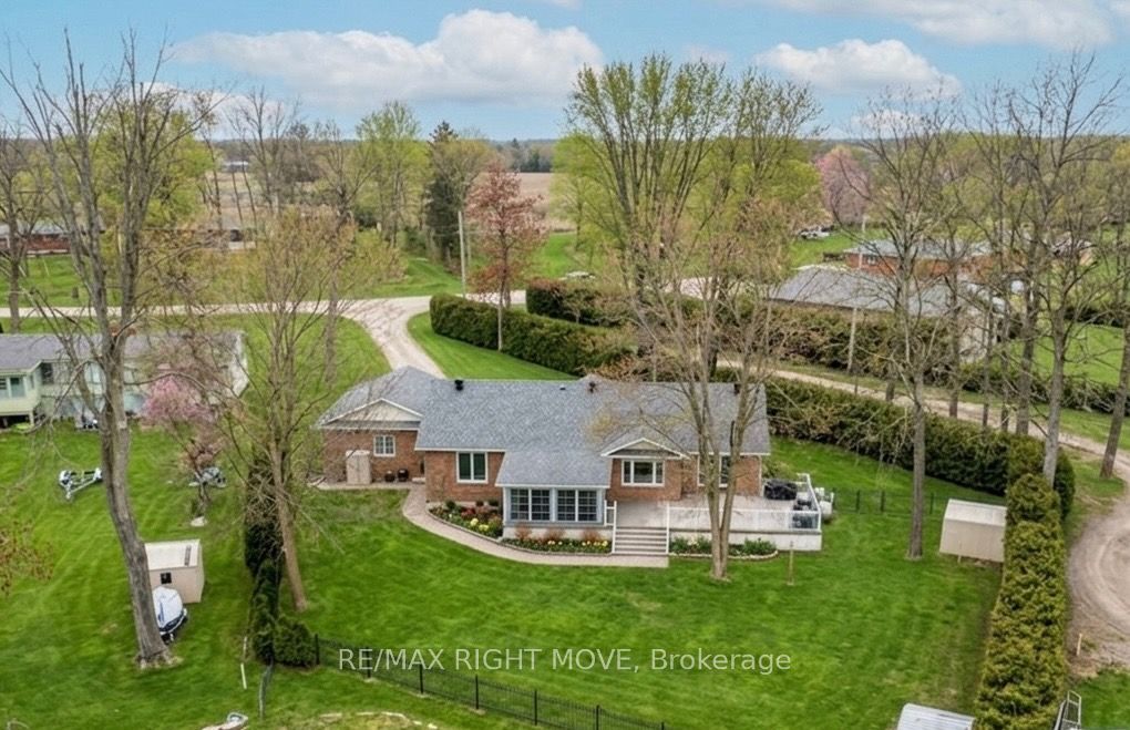 661 Glen Crescent, Orillia, ON L3V 6R2 photo 2