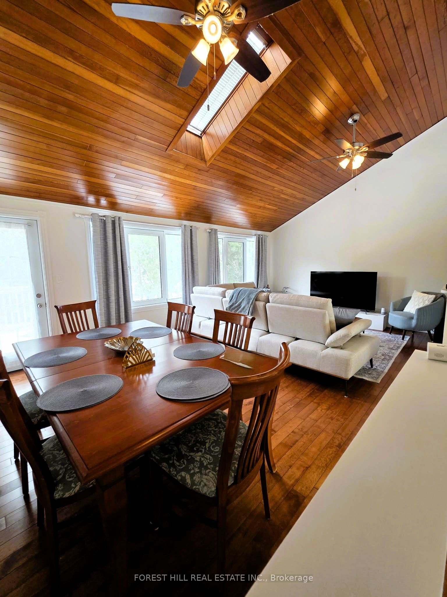 859 Lakeshore Road E, Oro-Medonte, ON L0L 1T0 photo 5