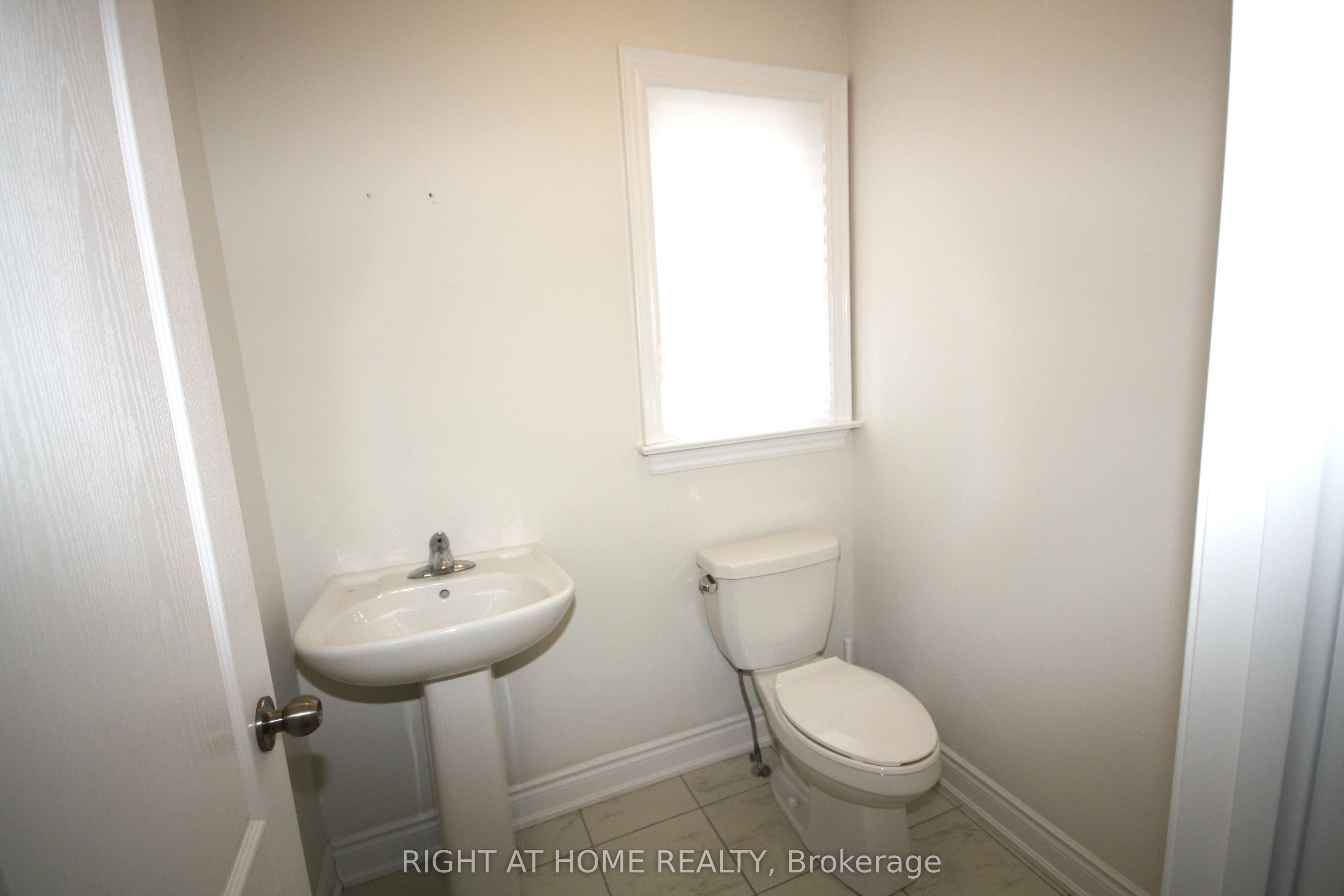66 White Crescent, Barrie, ON L4N 5Z9 photo 5