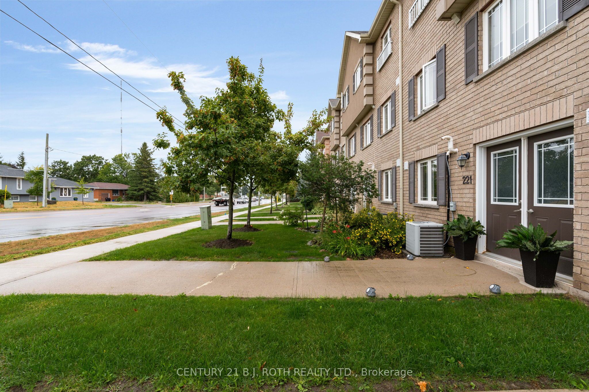 221 Harvie Road, Barrie, ON L4N 9P8 photo 4