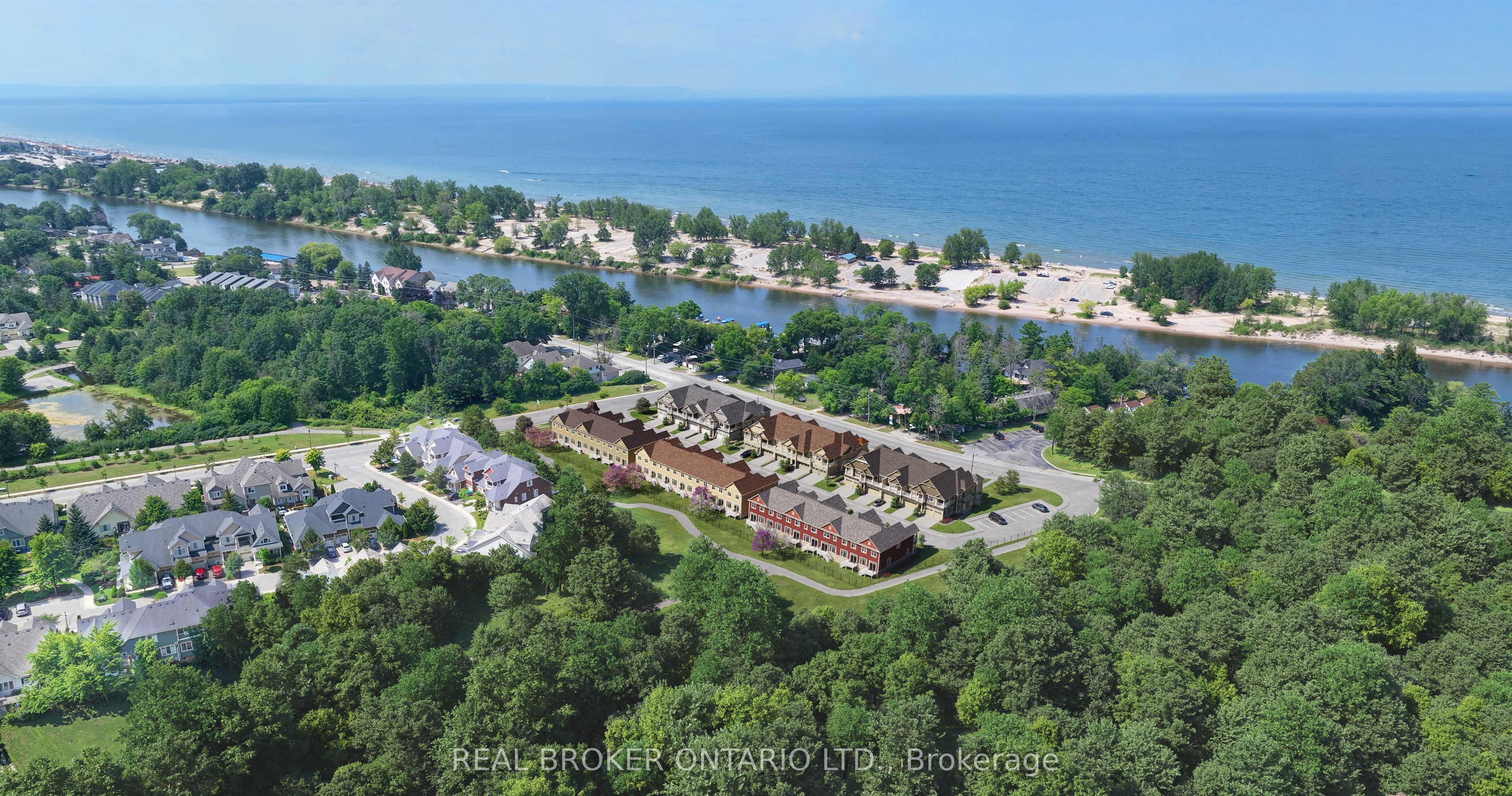 28 Pleasant Bay Lane, Wasaga Beach, ON L9Z 0S4 photo 2