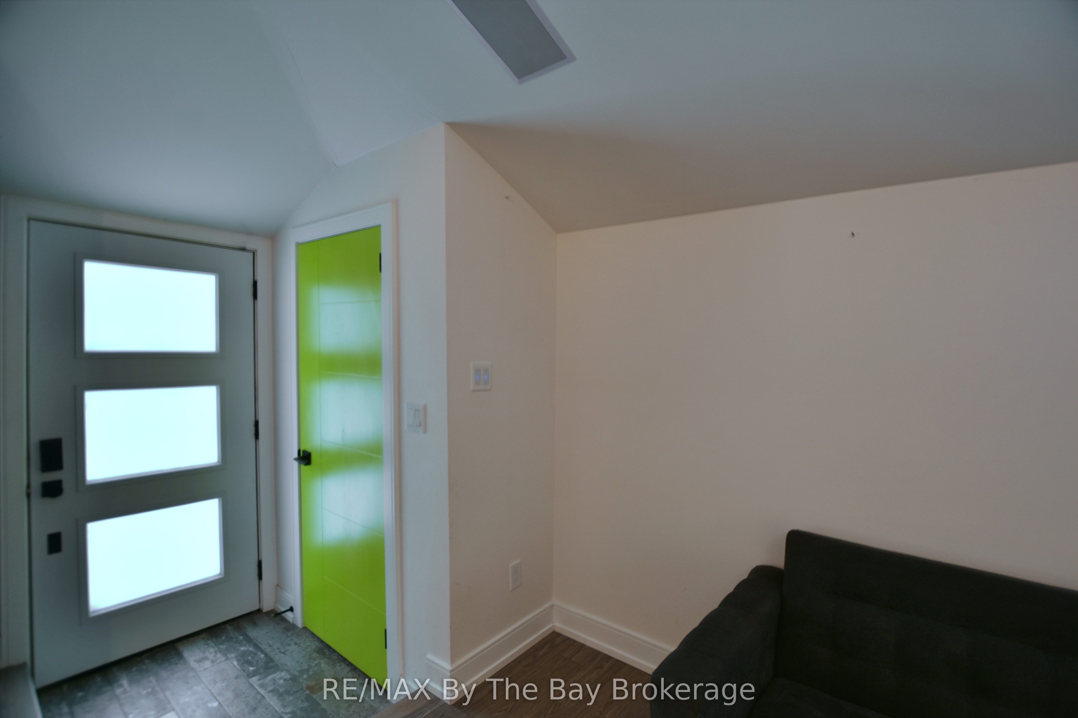 15 61st Street S, Wasaga Beach, ON L9Z 1W1 photo 3