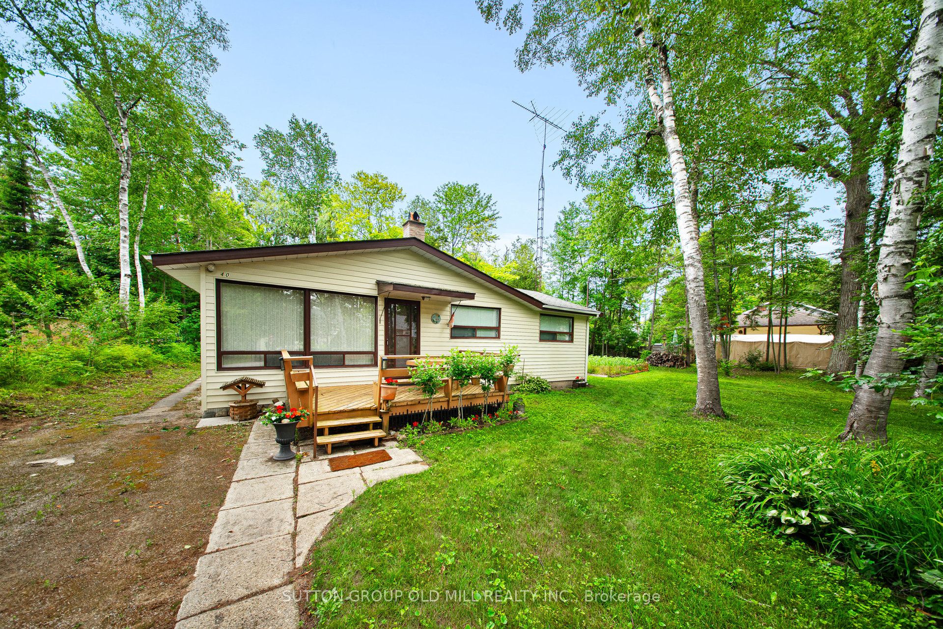 42 55th Street S, Wasaga Beach, ON L9Z 1W9 photo 2