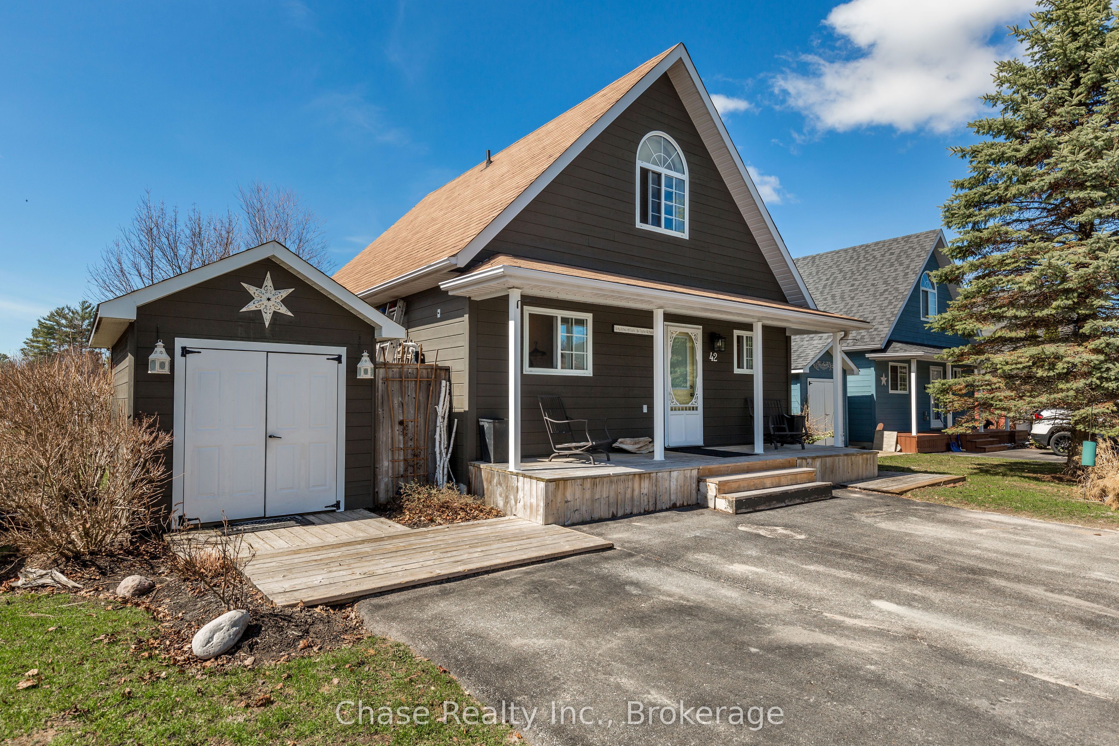 42 Madawaska Trail, Wasaga Beach, ON L9Z 1X7 photo 2