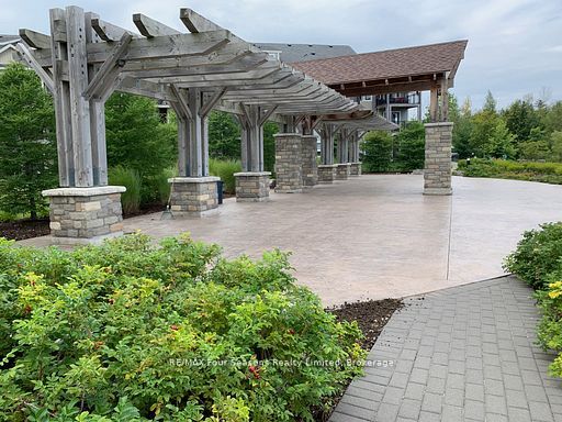 4 Cove Court 102, Collingwood, ON L9Y 0Y6