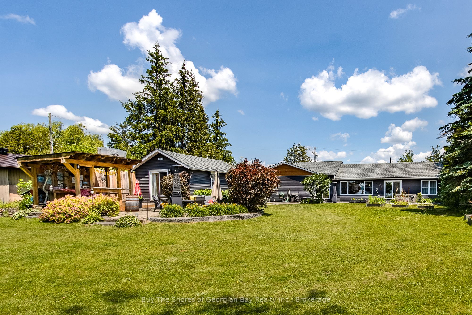 17 Wilcox Road, Tay, ON L4S 2H3