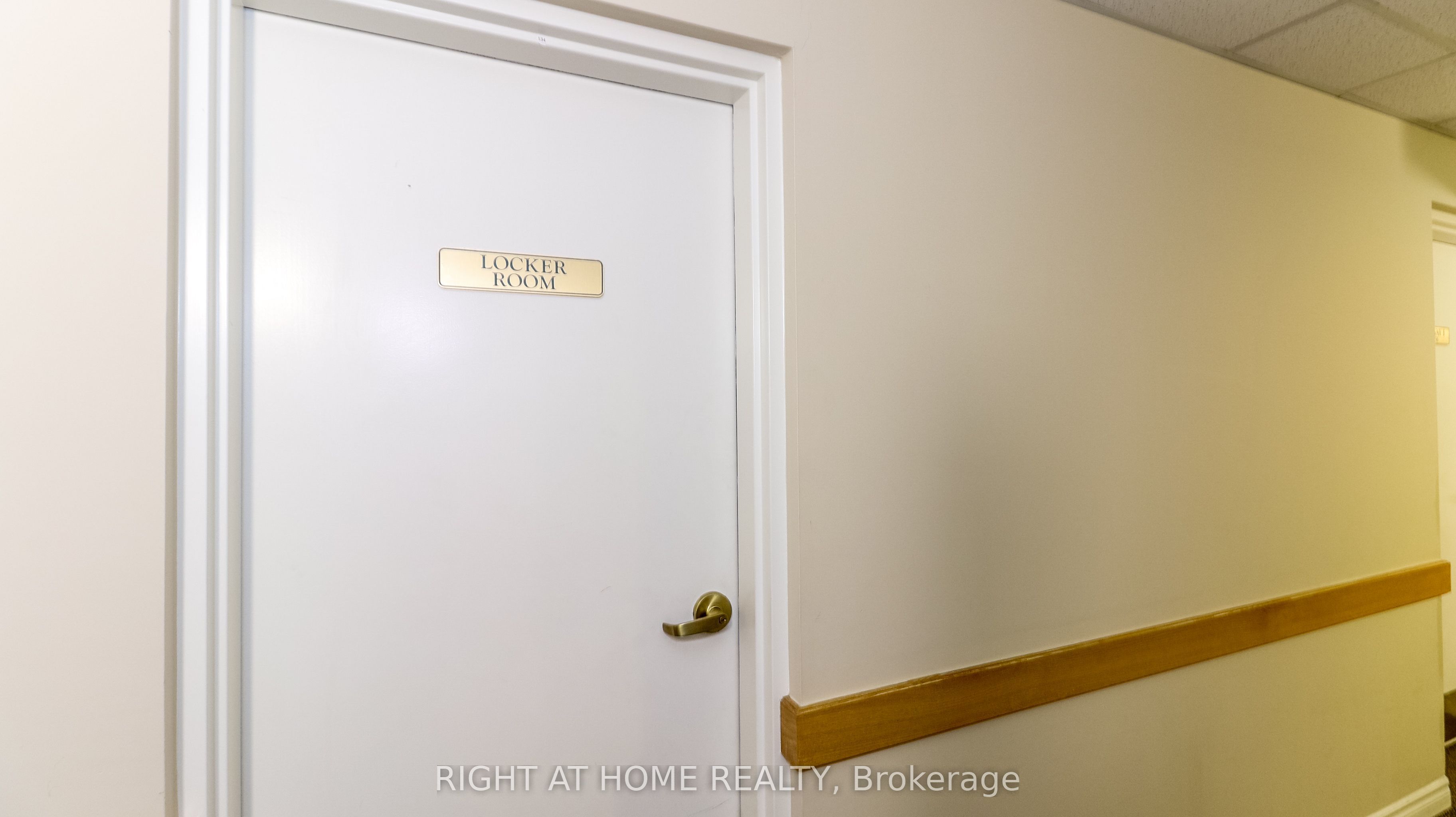 94 DEAN Avenue 505, Barrie, ON L4N 0M3 photo 5