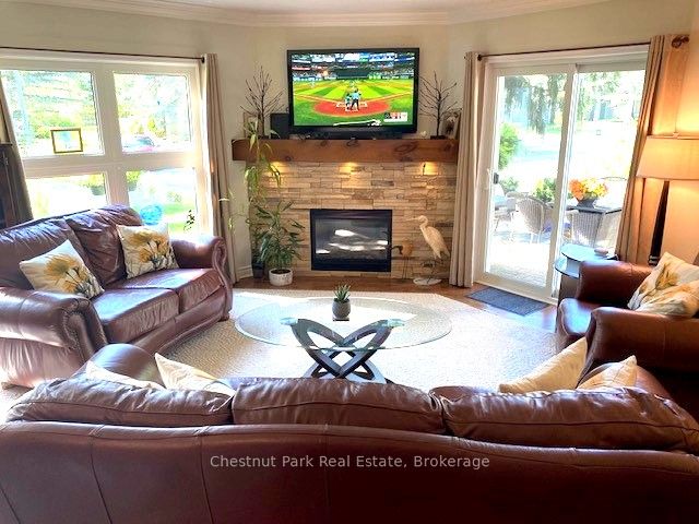 906 Cedar Pointe Court, Collingwood, ON L9Y 5C7