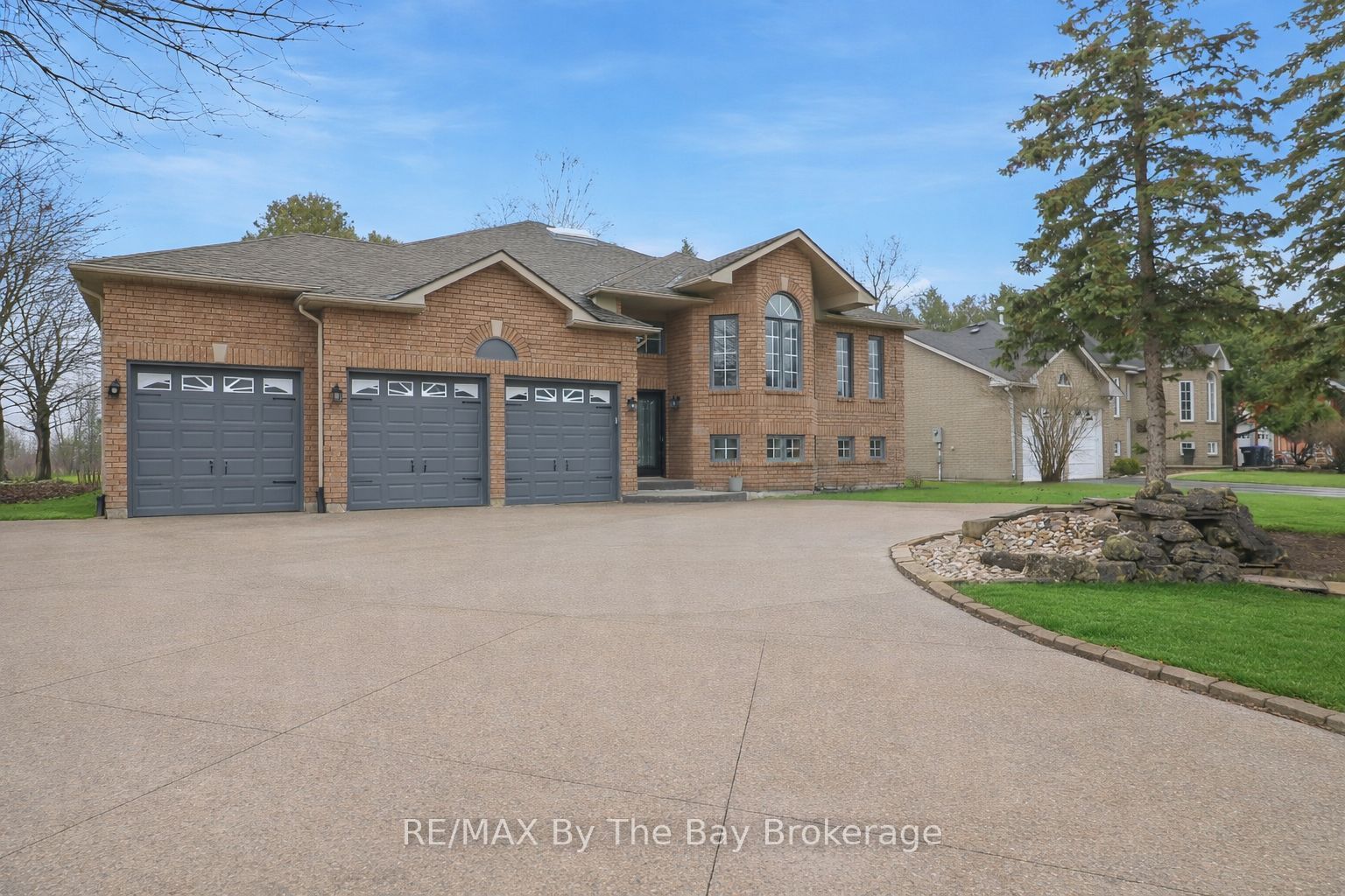 70 Fairway Crescent, Wasaga Beach, ON L9Z 1B8