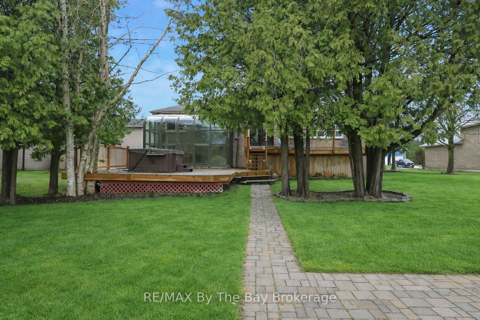 70 Fairway Crescent, Wasaga Beach, ON L9Z 1B8 photo 4