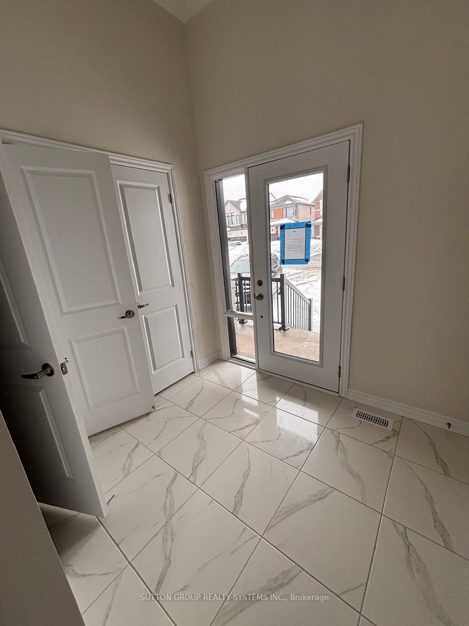 14 Federica Crescent, Wasaga Beach, ON L9Z 0N5 photo 2