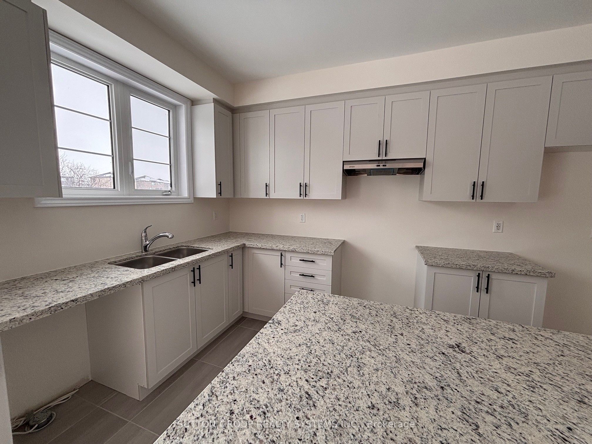 30 Rosanne Circle, Wasaga Beach, ON L9Z 0N3 photo 2