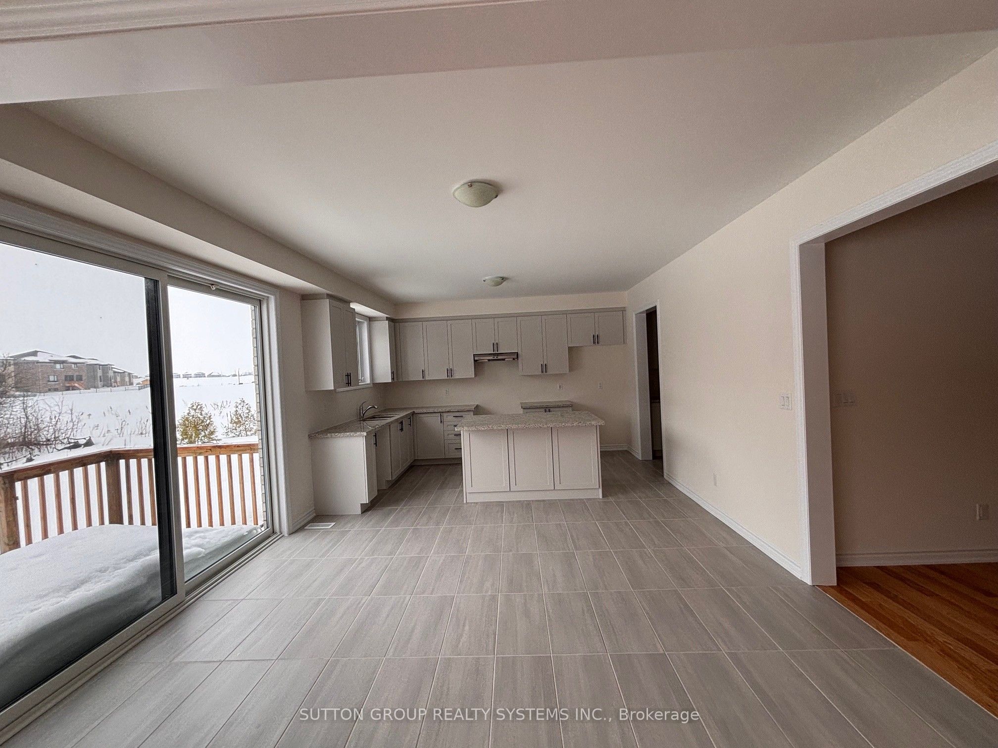 30 Rosanne Circle, Wasaga Beach, ON L9Z 0N3 photo 5