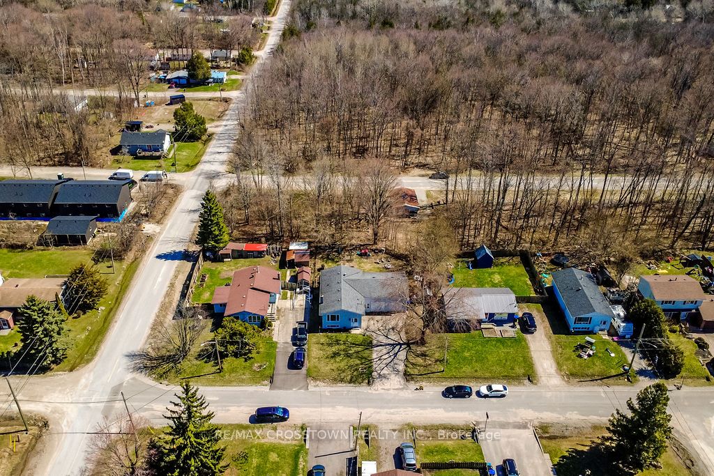 461 Barnes Avenue, Tay, ON L0K 1R0 photo 2