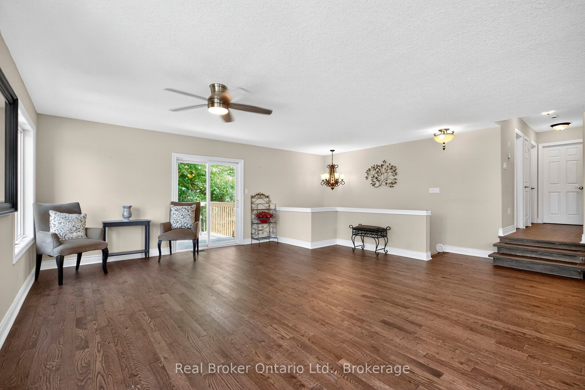 423 Irwin Street, Midland, ON L4R 2V6 photo 2